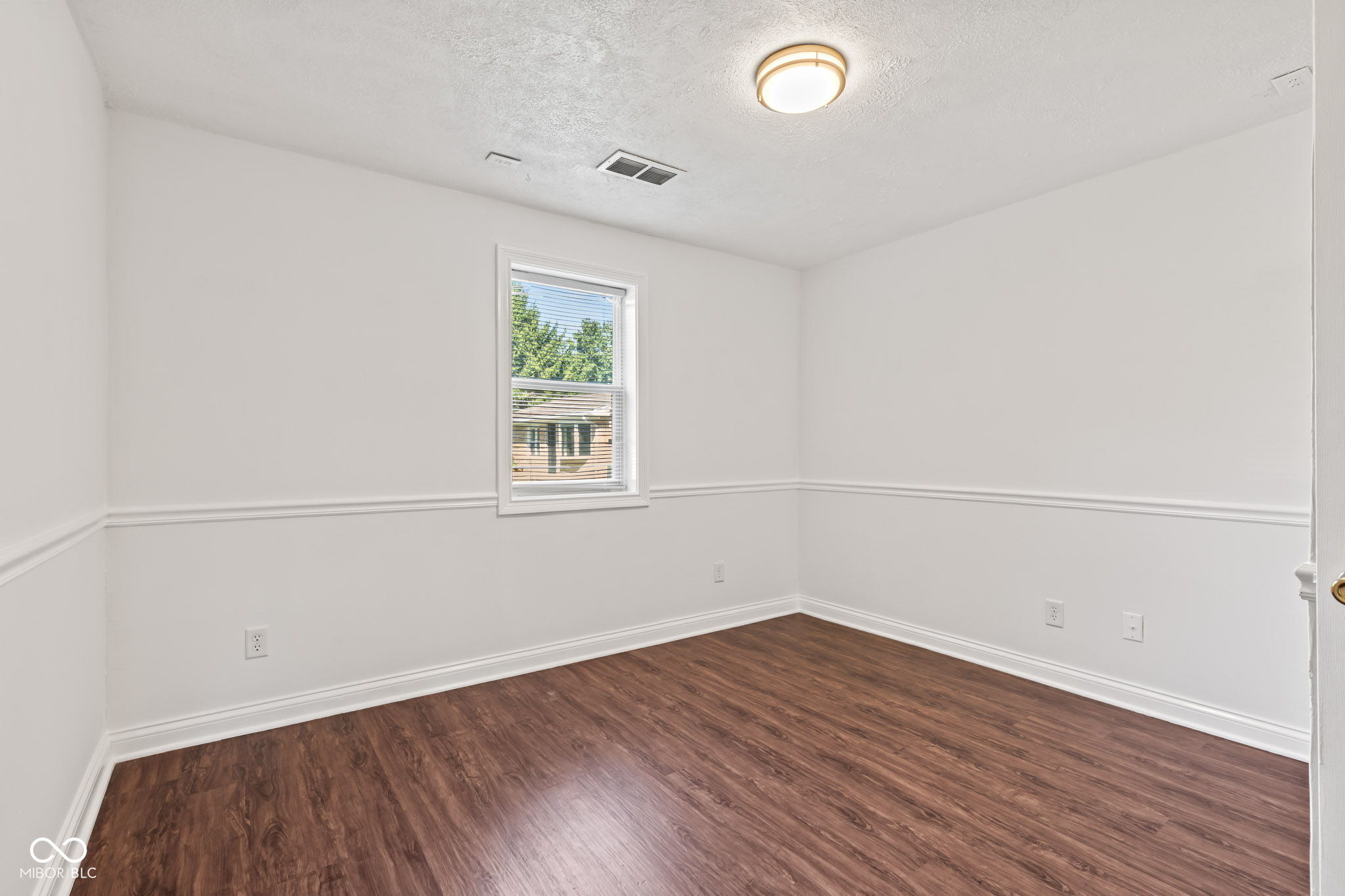 240 W Edgewood Avenue