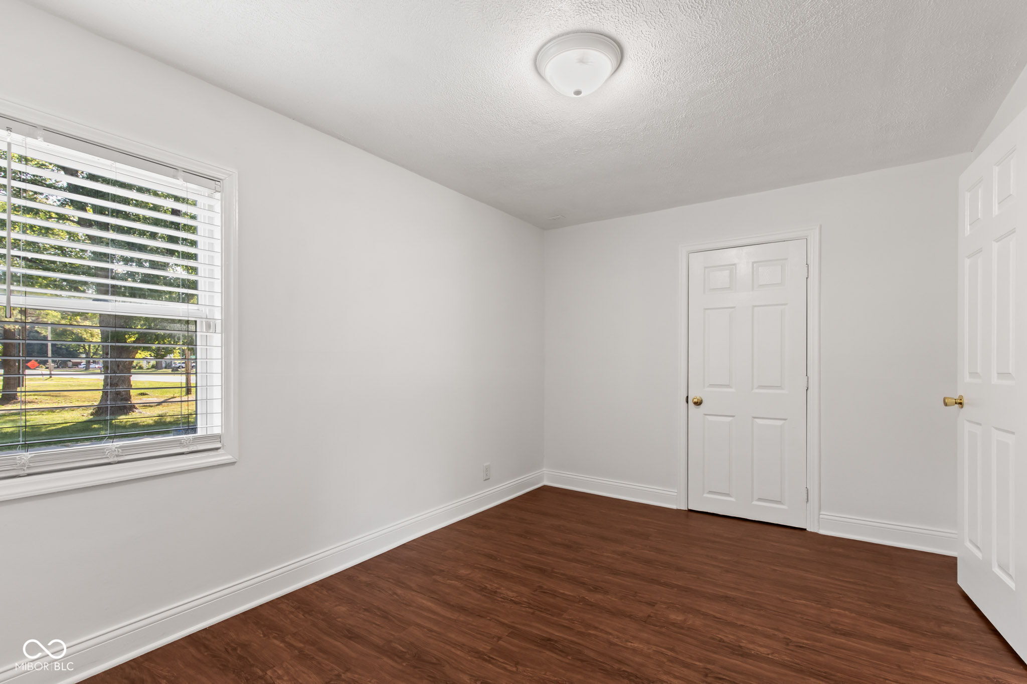240 W Edgewood Avenue