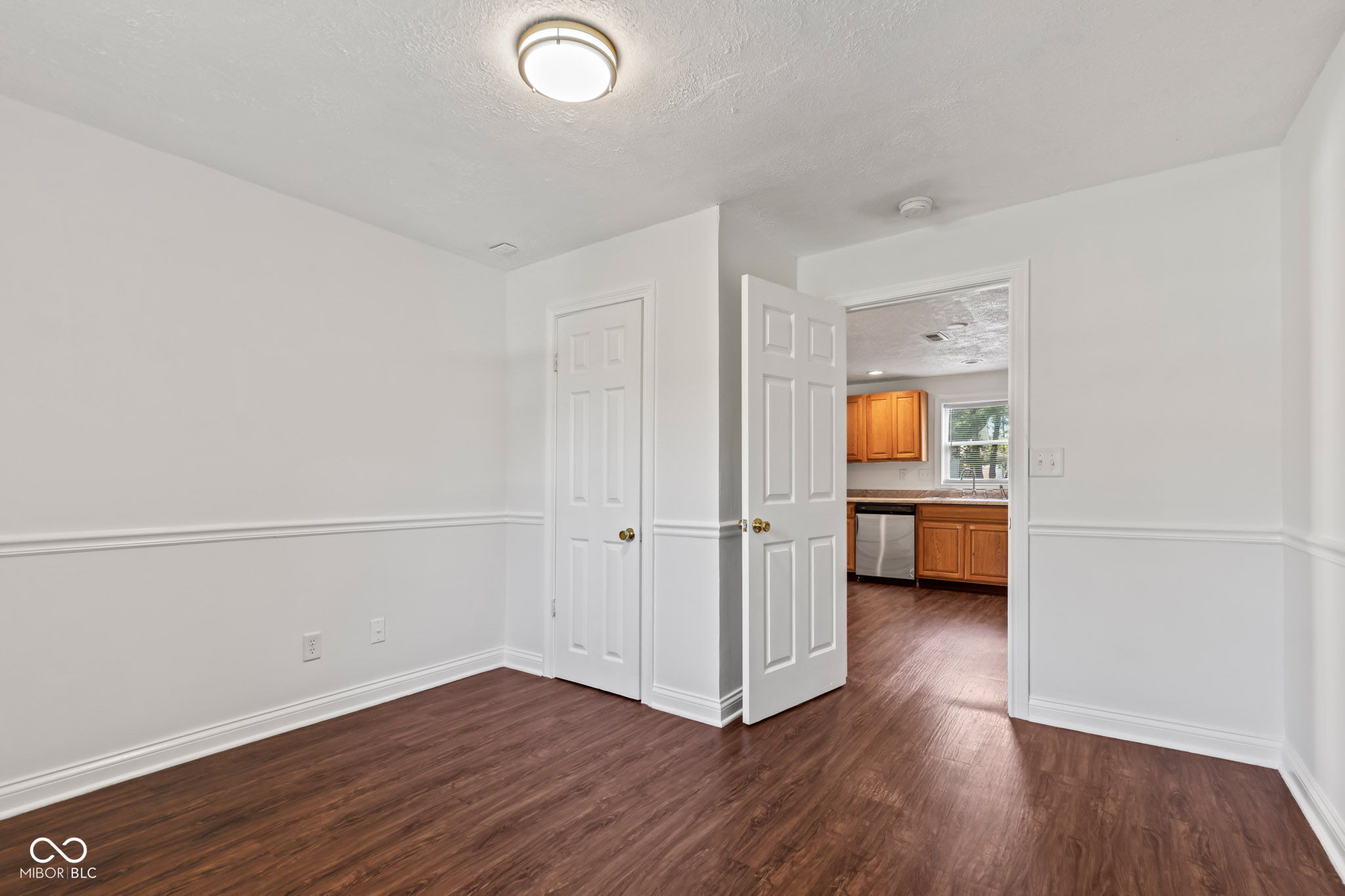 240 W Edgewood Avenue
