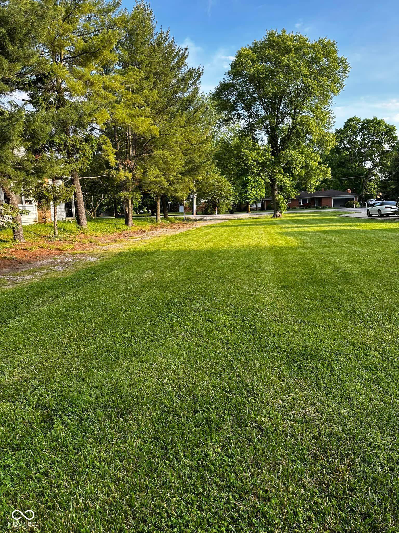 230 W Edgewood Avenue