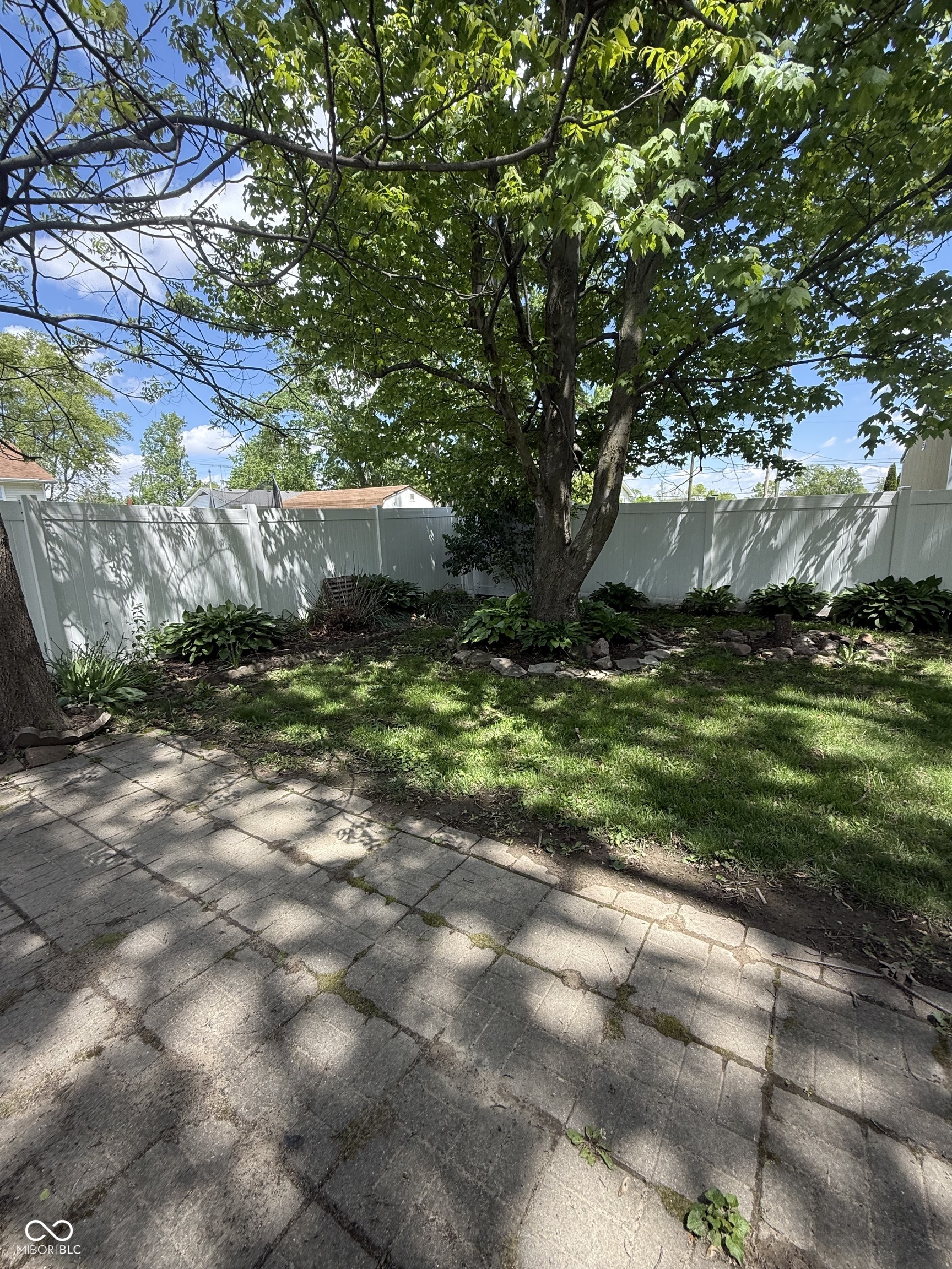 806 E Hall Street