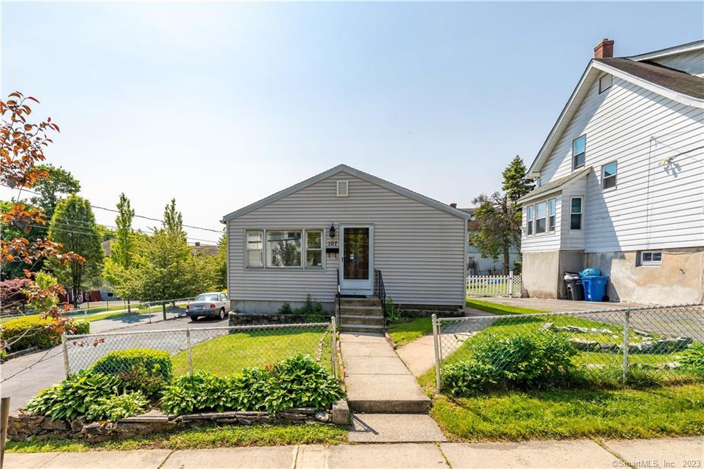 107 Roxbury Street