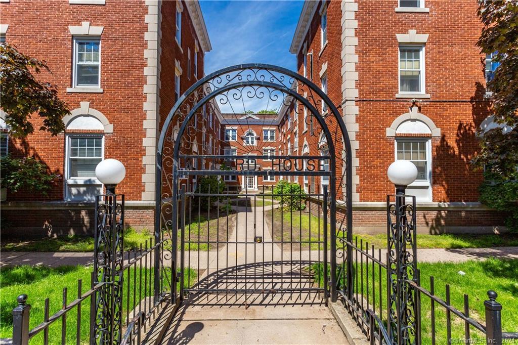 45 Willard Street 3ER