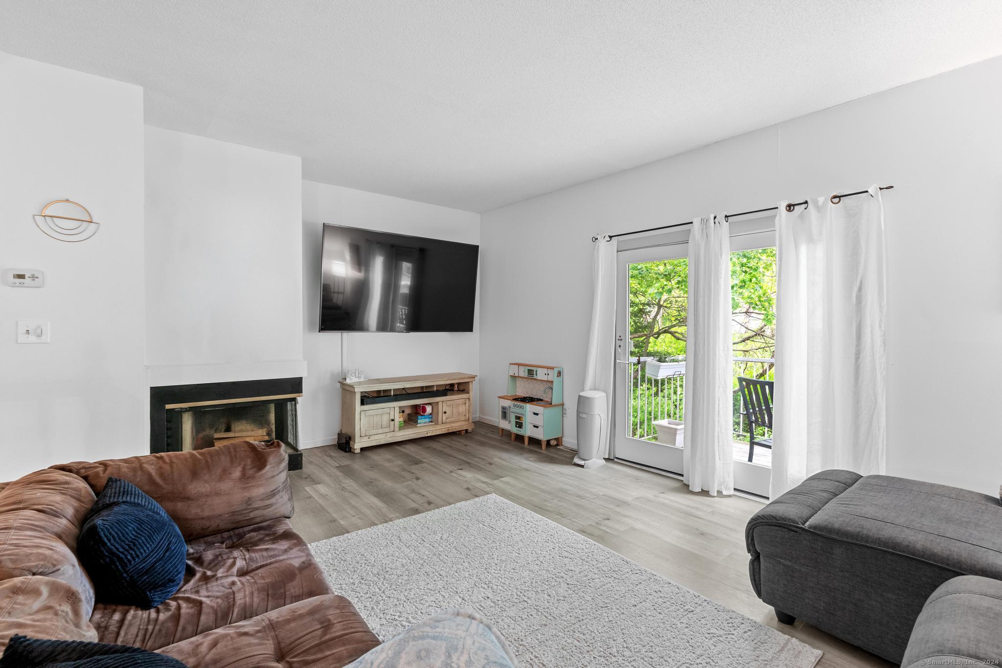 33 Brinley Way 33