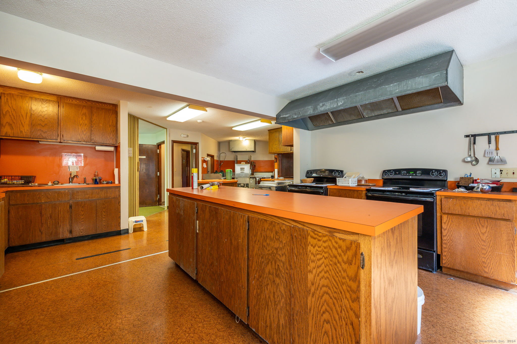 87 Simsbury Road