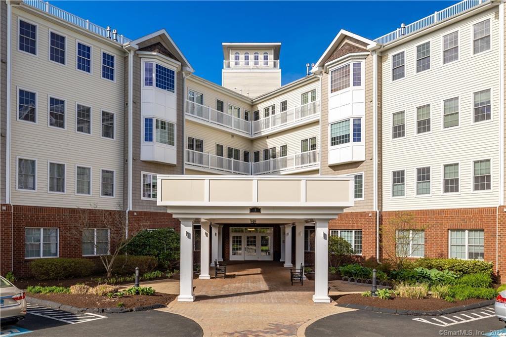 1 King Philip Drive 304