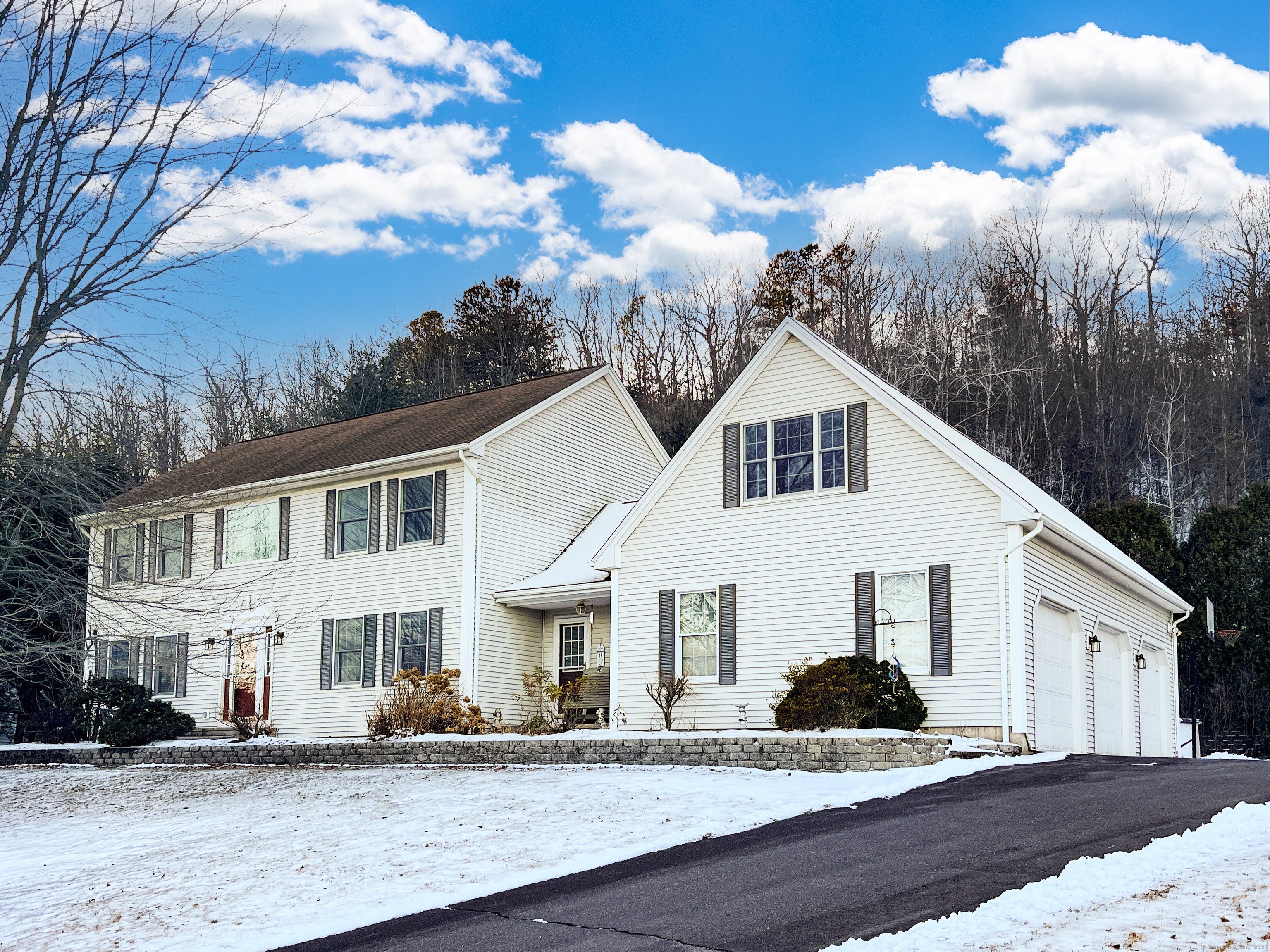 100 Pondview Lane