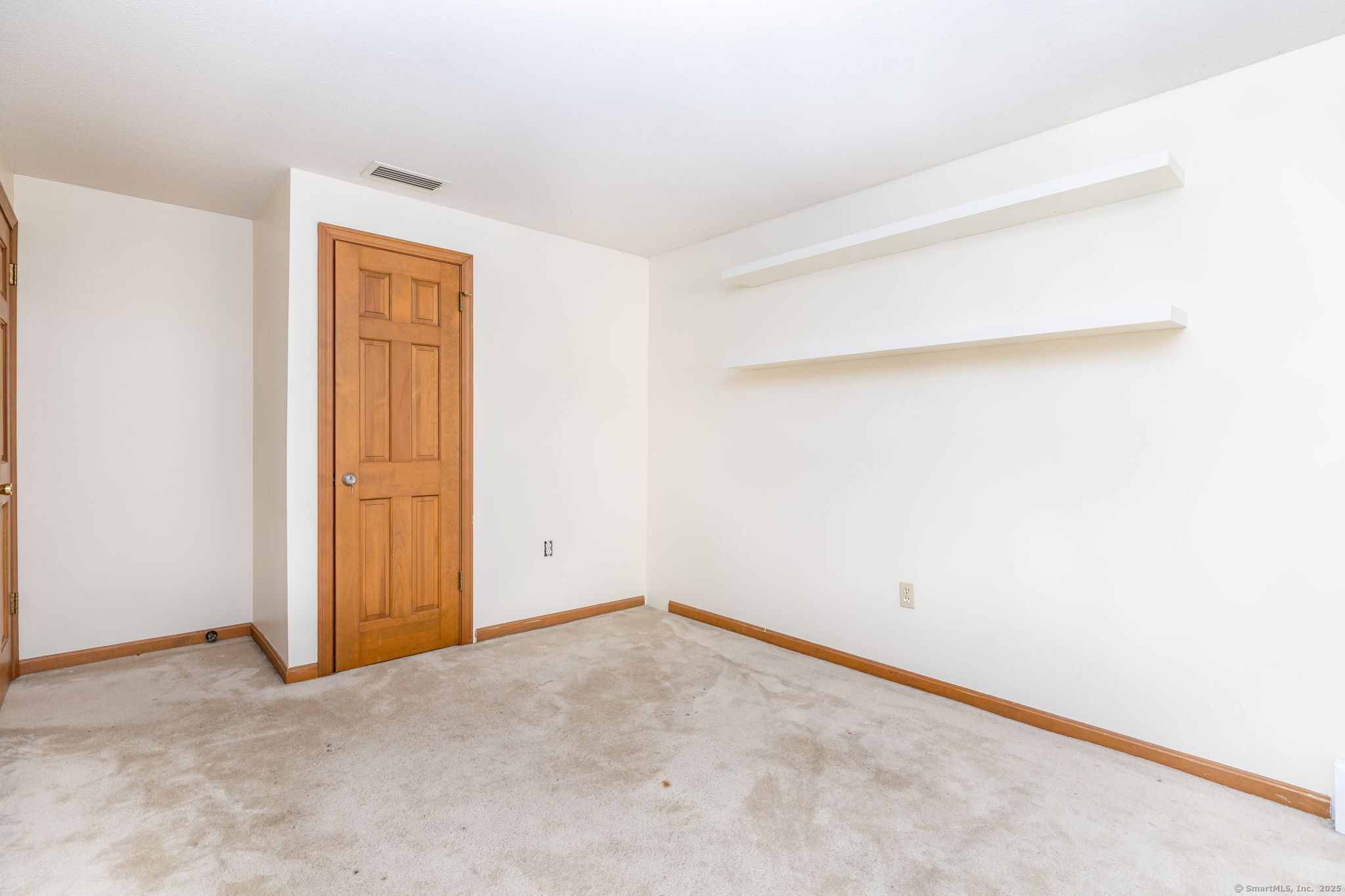 26 Mohegan Lane