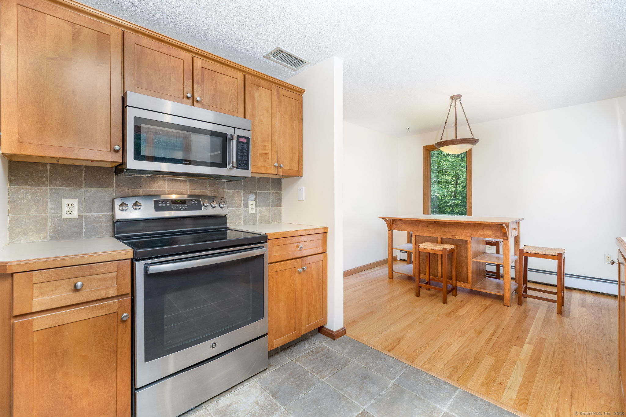 26 Mohegan Lane