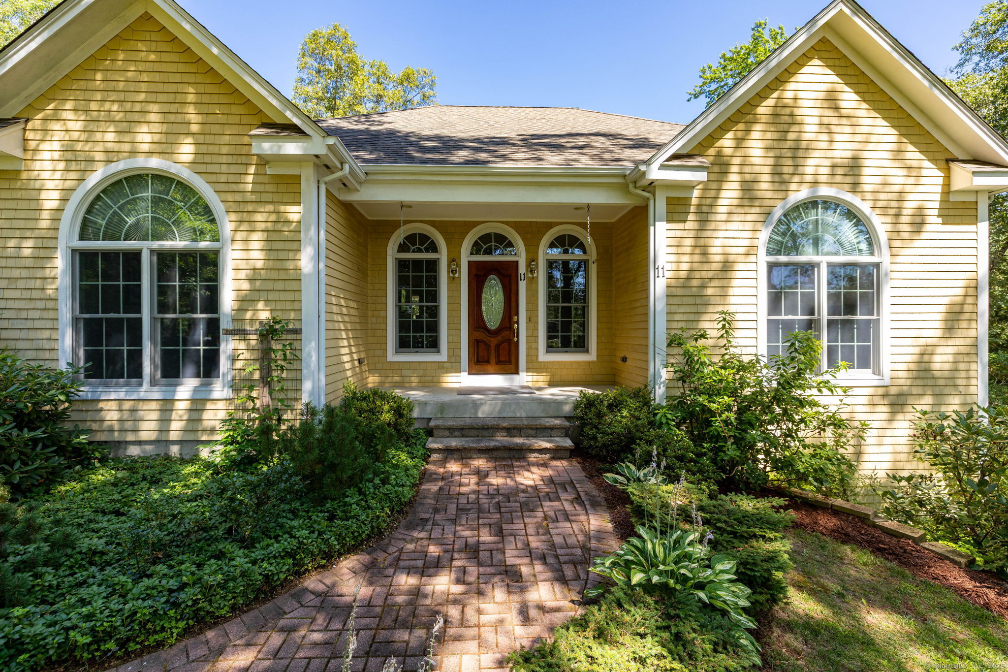 11 Eastland Drive