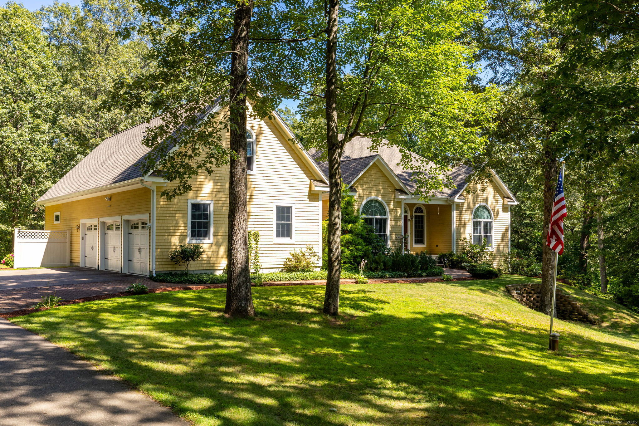 11 Eastland Drive