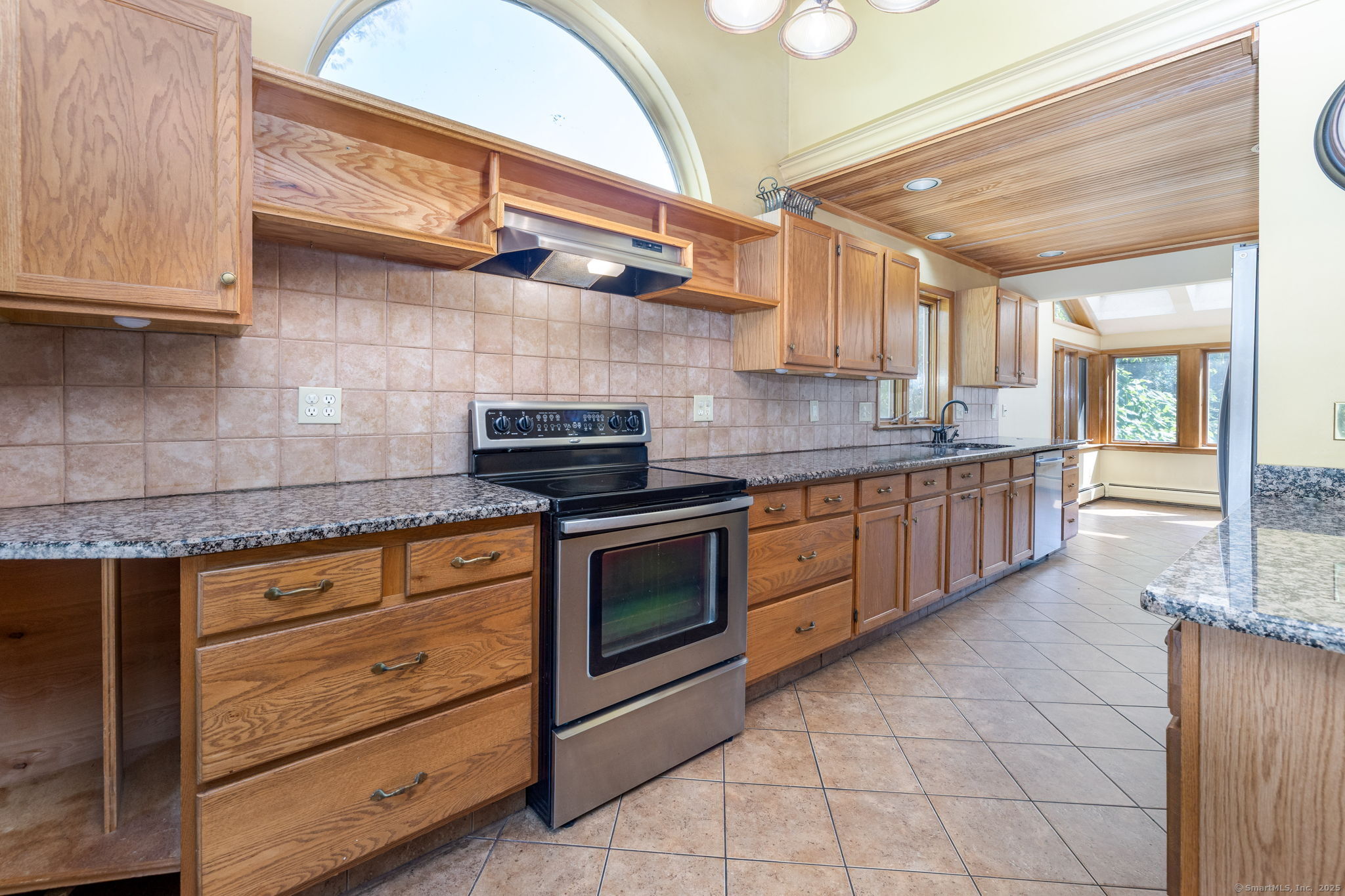 801 Farmington Avenue