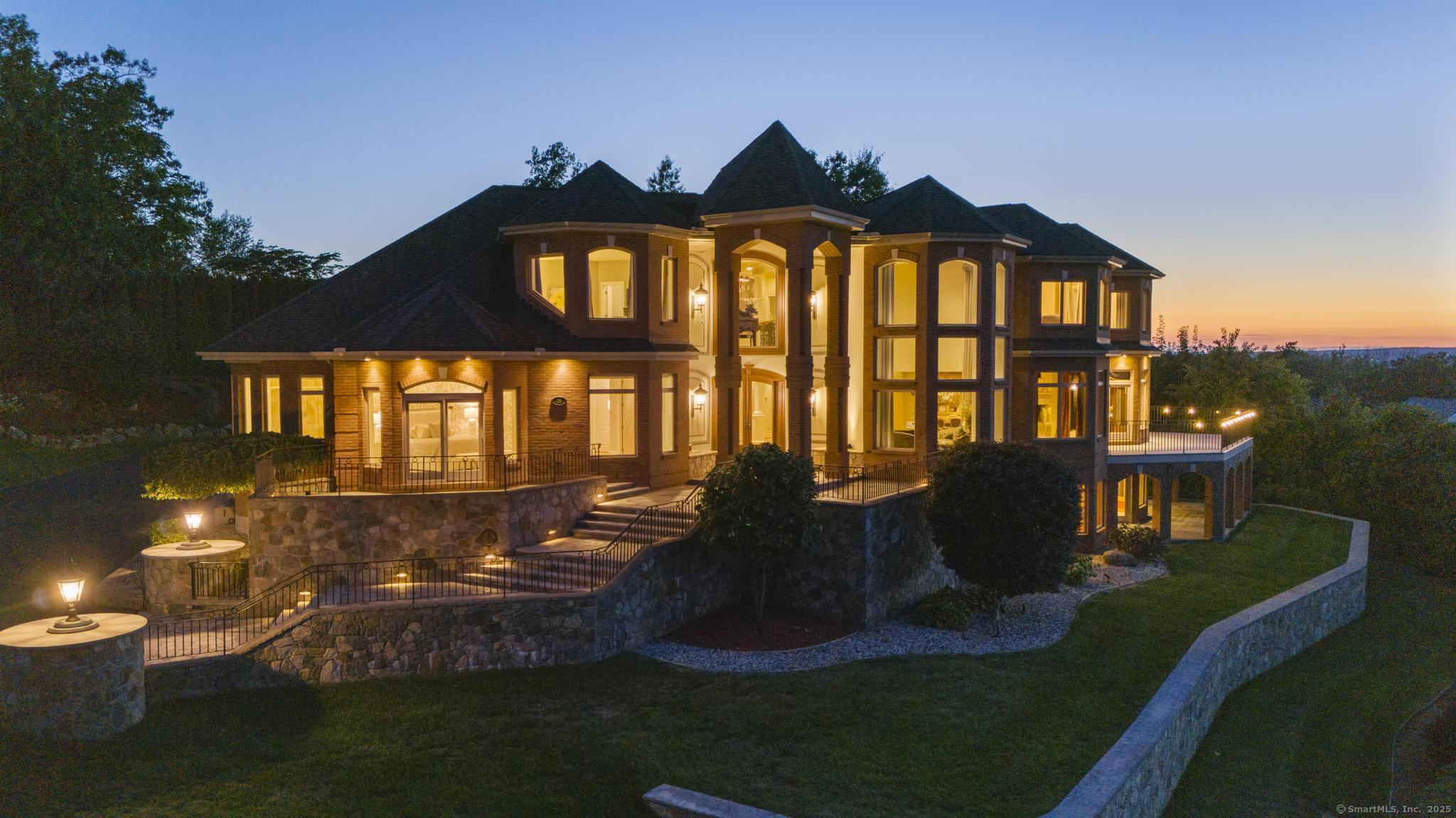 18 Stone Hill Drive
