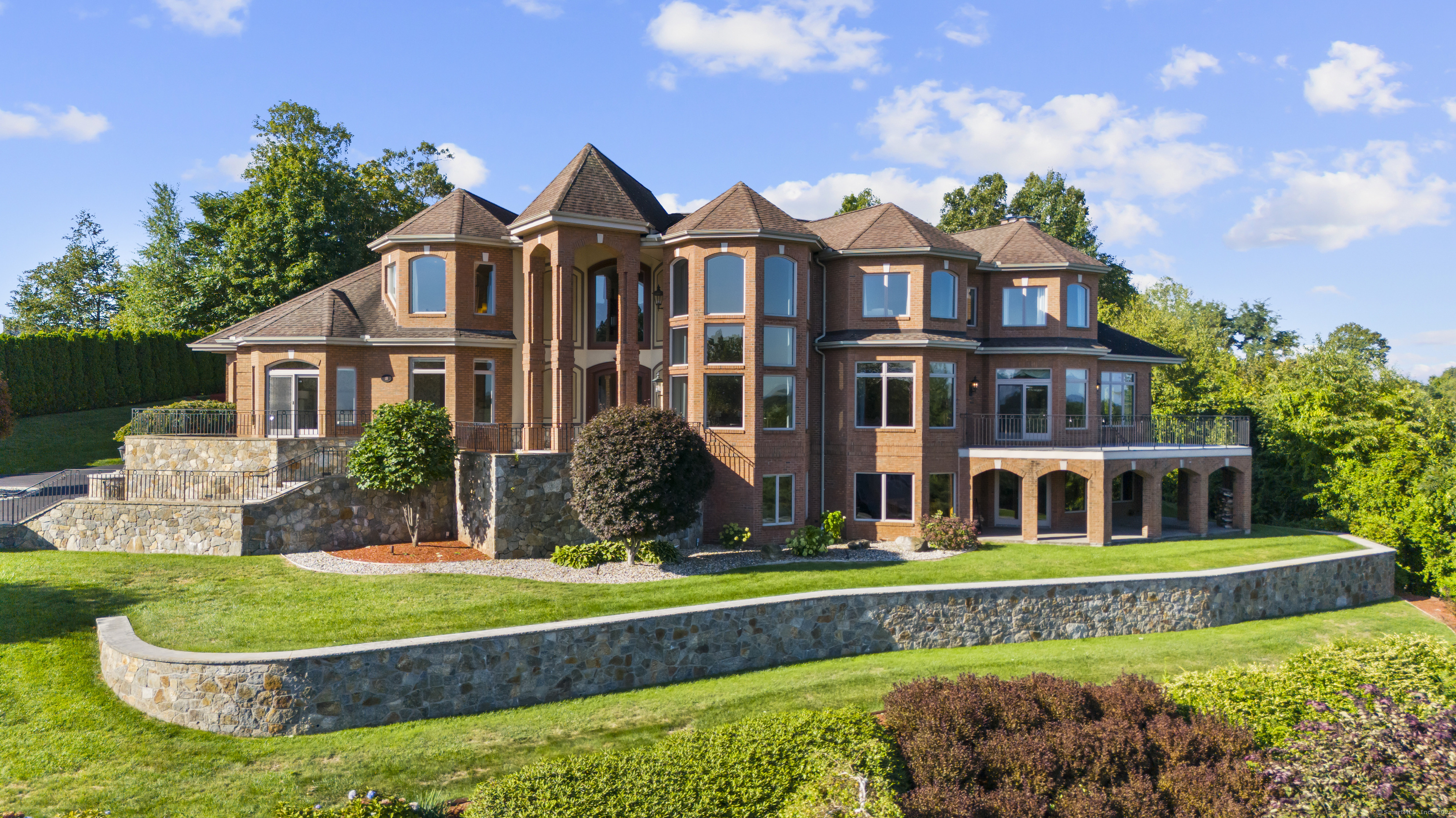 18 Stone Hill Drive