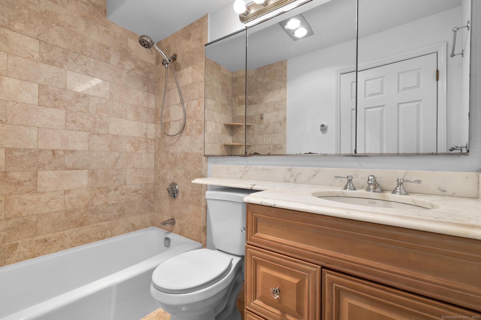 105 Harbor Drive 117
