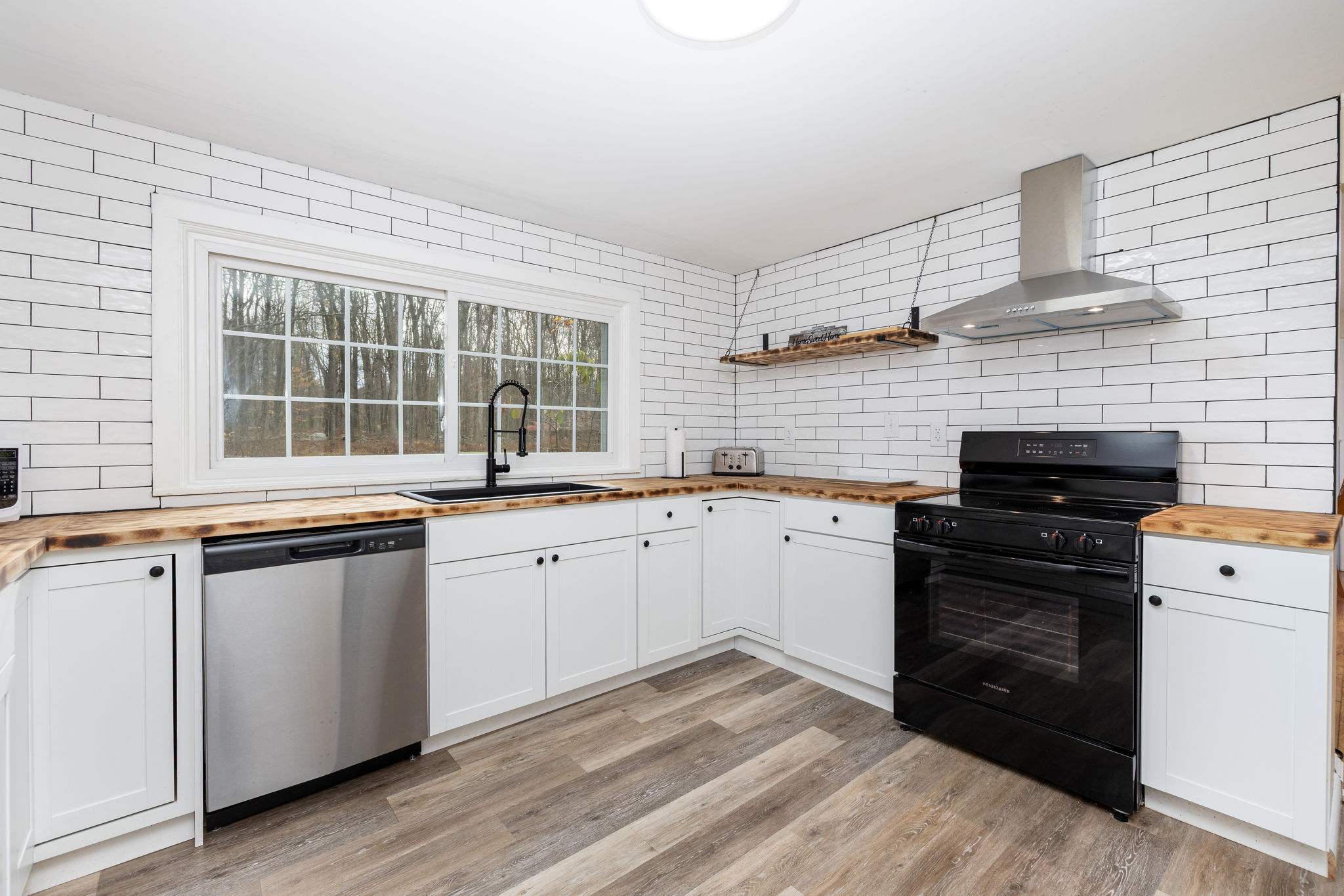 9 Storrs Heights Road