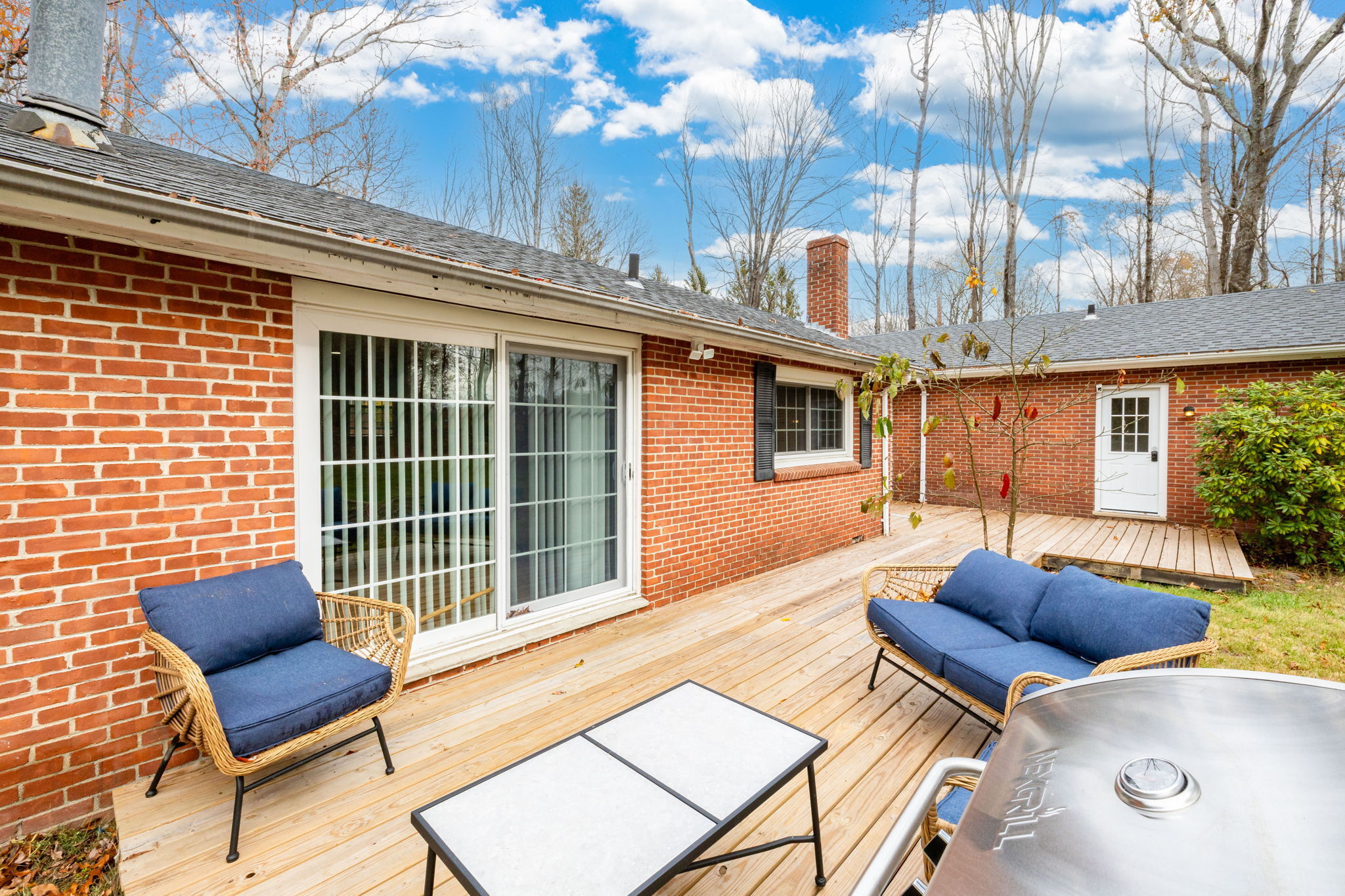 9 Storrs Heights Road