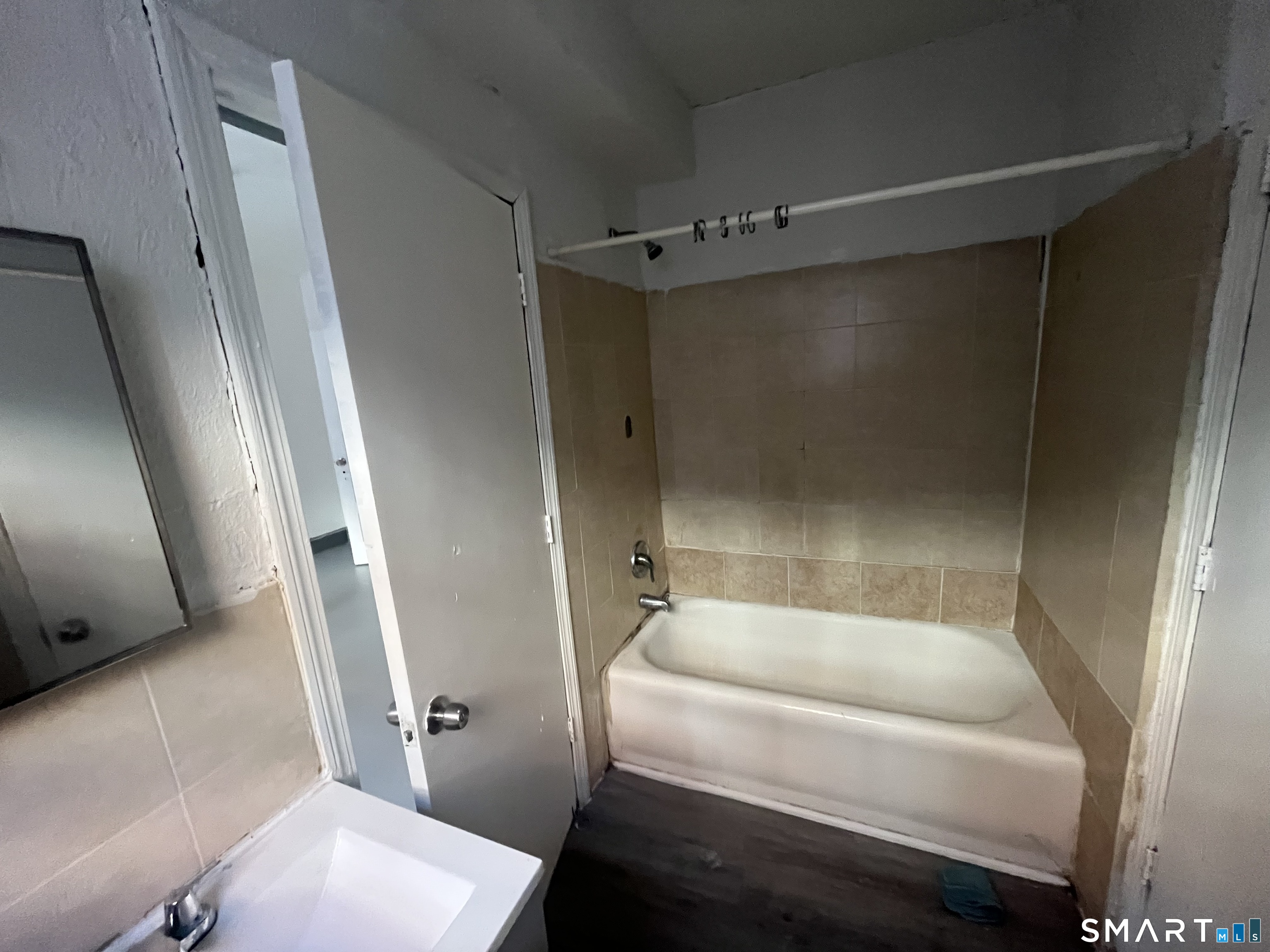 252 Sisson Avenue B1