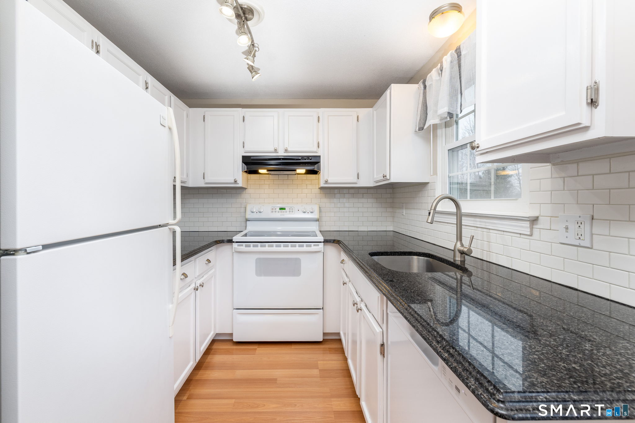 80 Wellswood Road 27