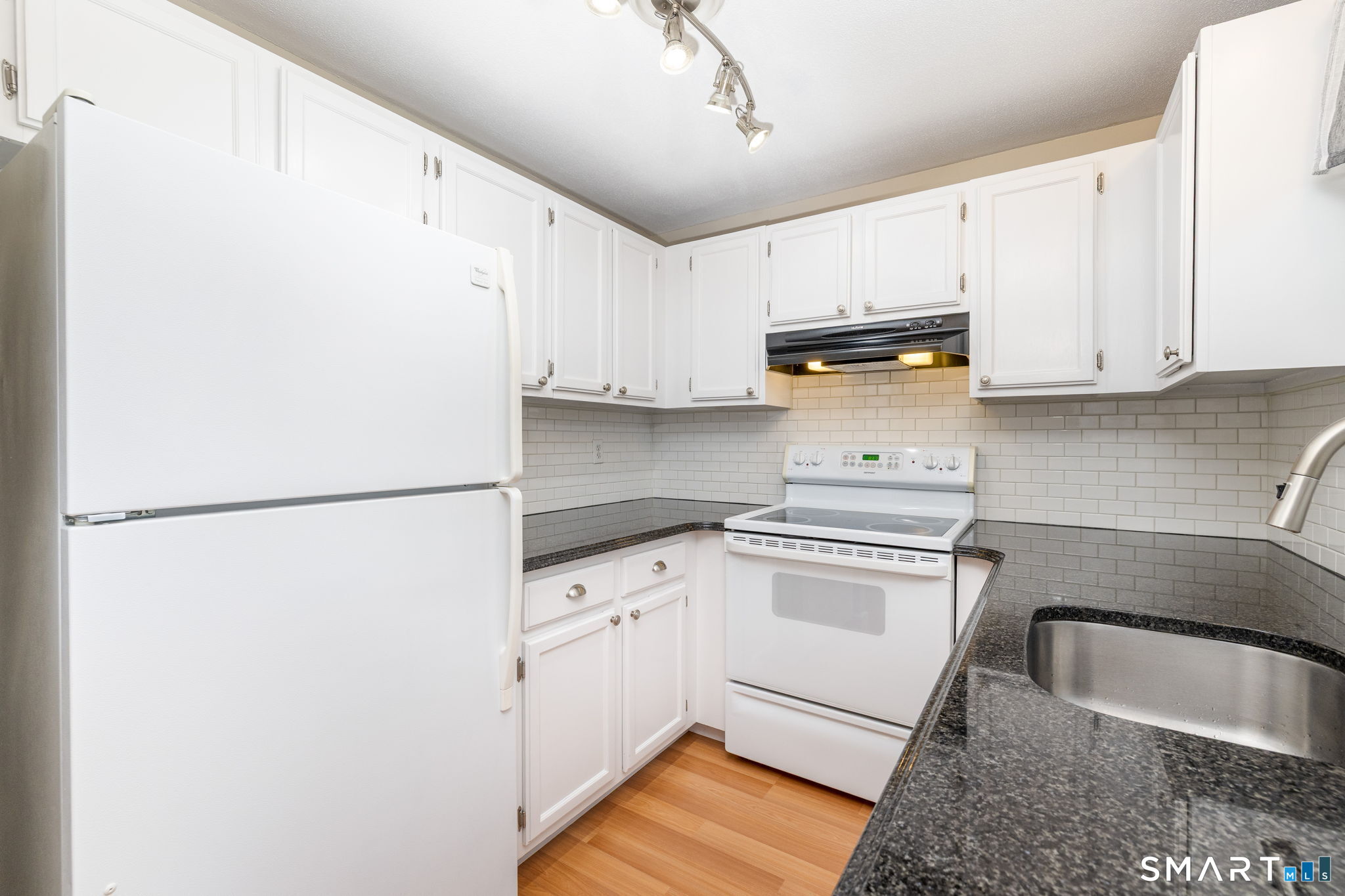 80 Wellswood Road 27