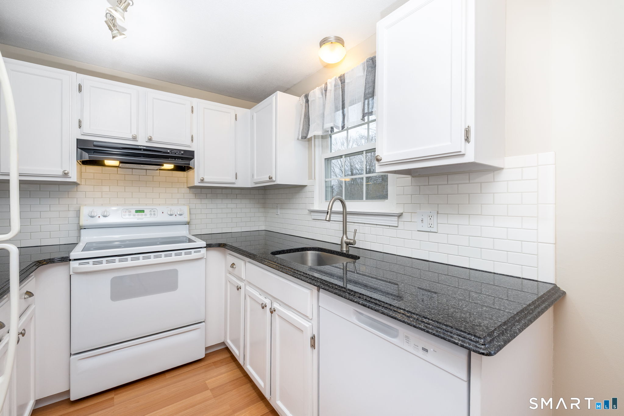 80 Wellswood Road 27