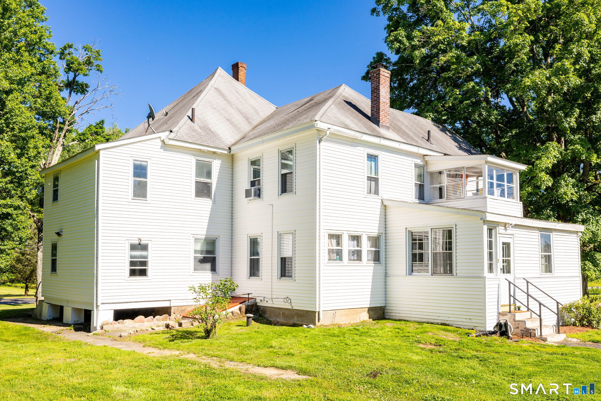 257 Tunxis Avenue