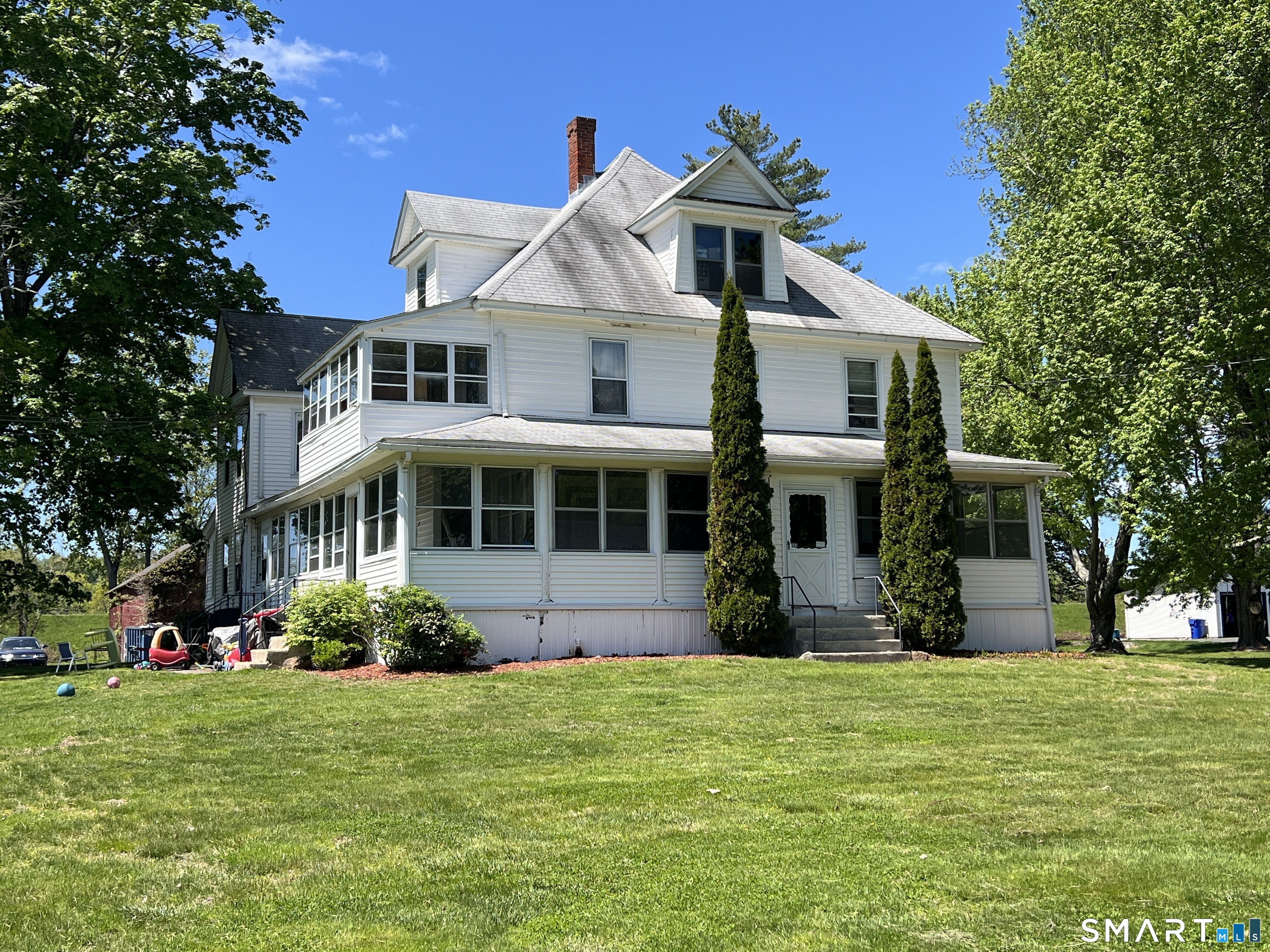 257 Tunxis Avenue