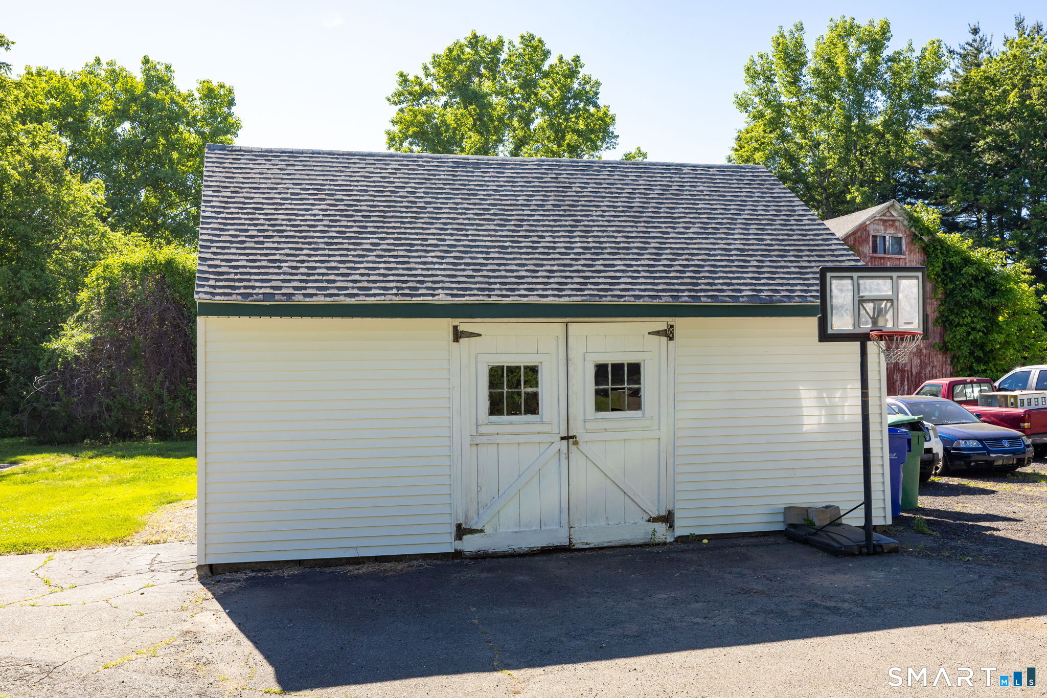 257 Tunxis Avenue