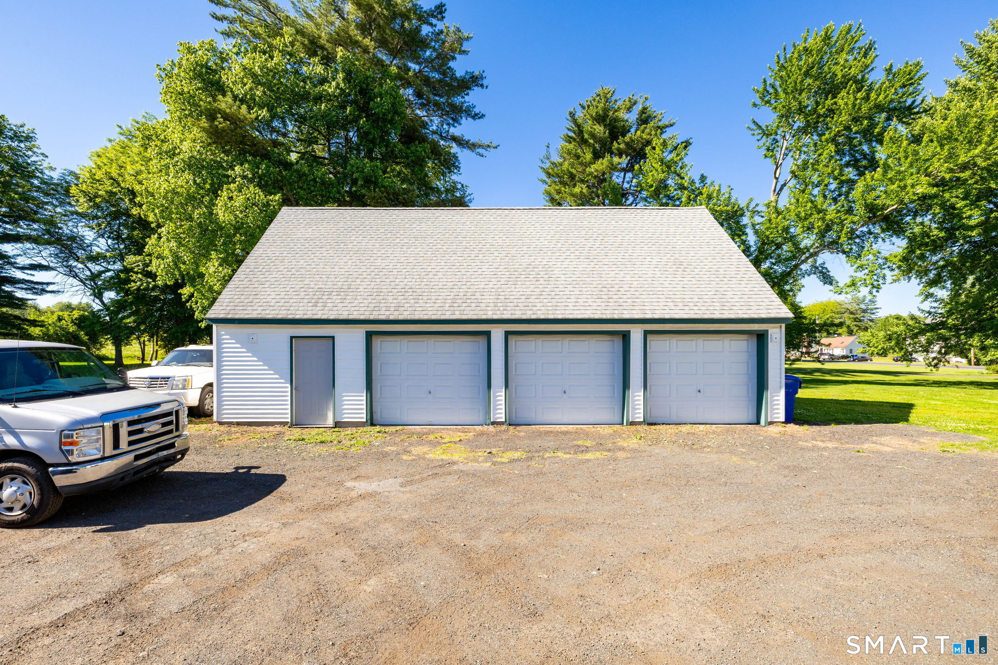 257 Tunxis Avenue