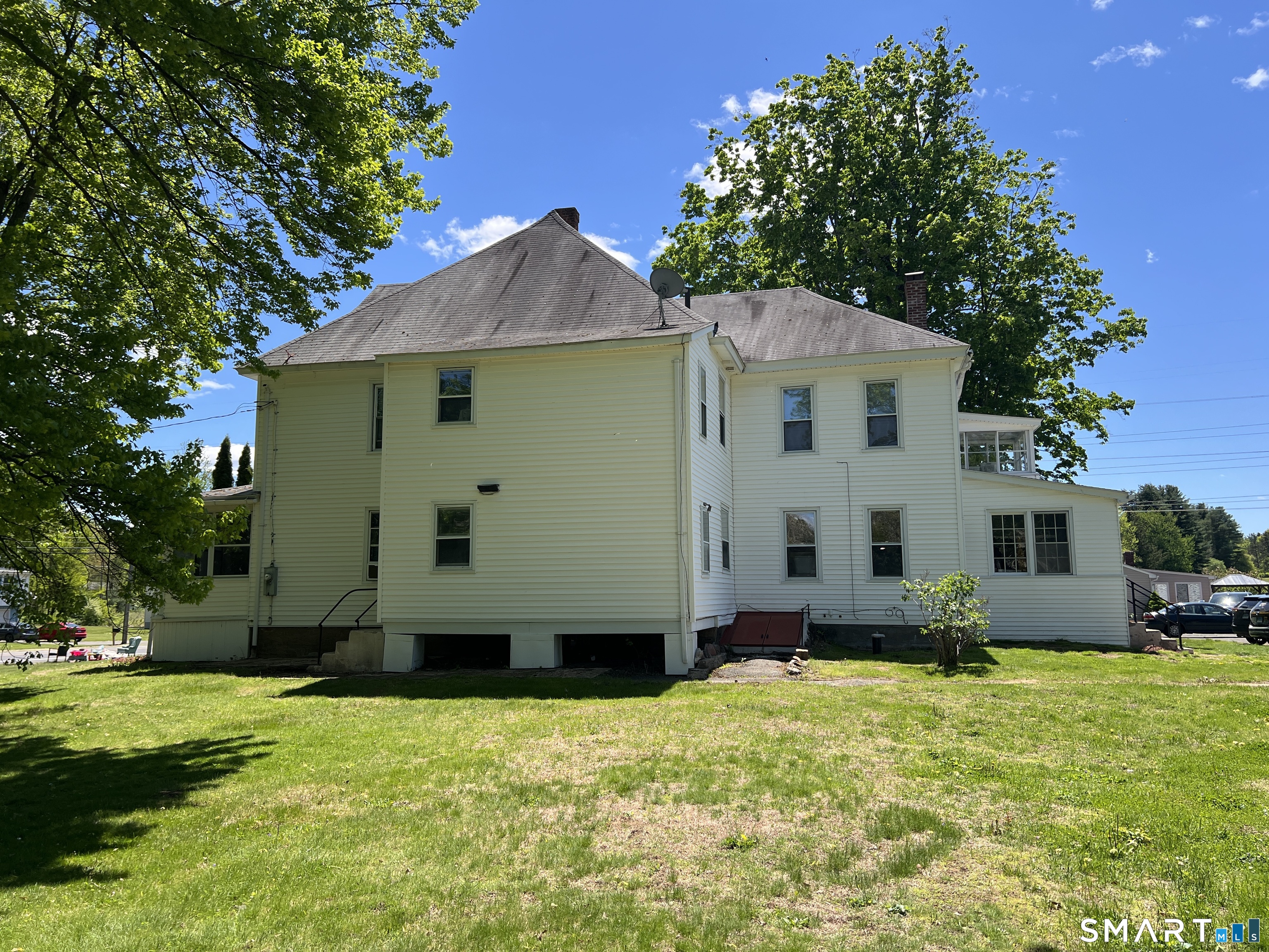 257 Tunxis Avenue