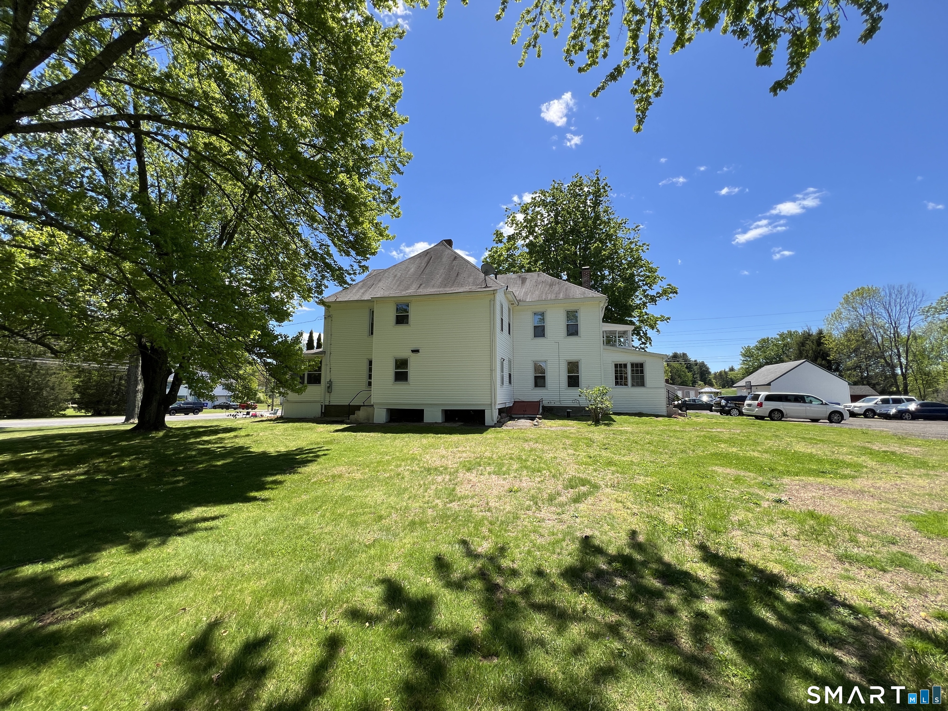 257 Tunxis Avenue