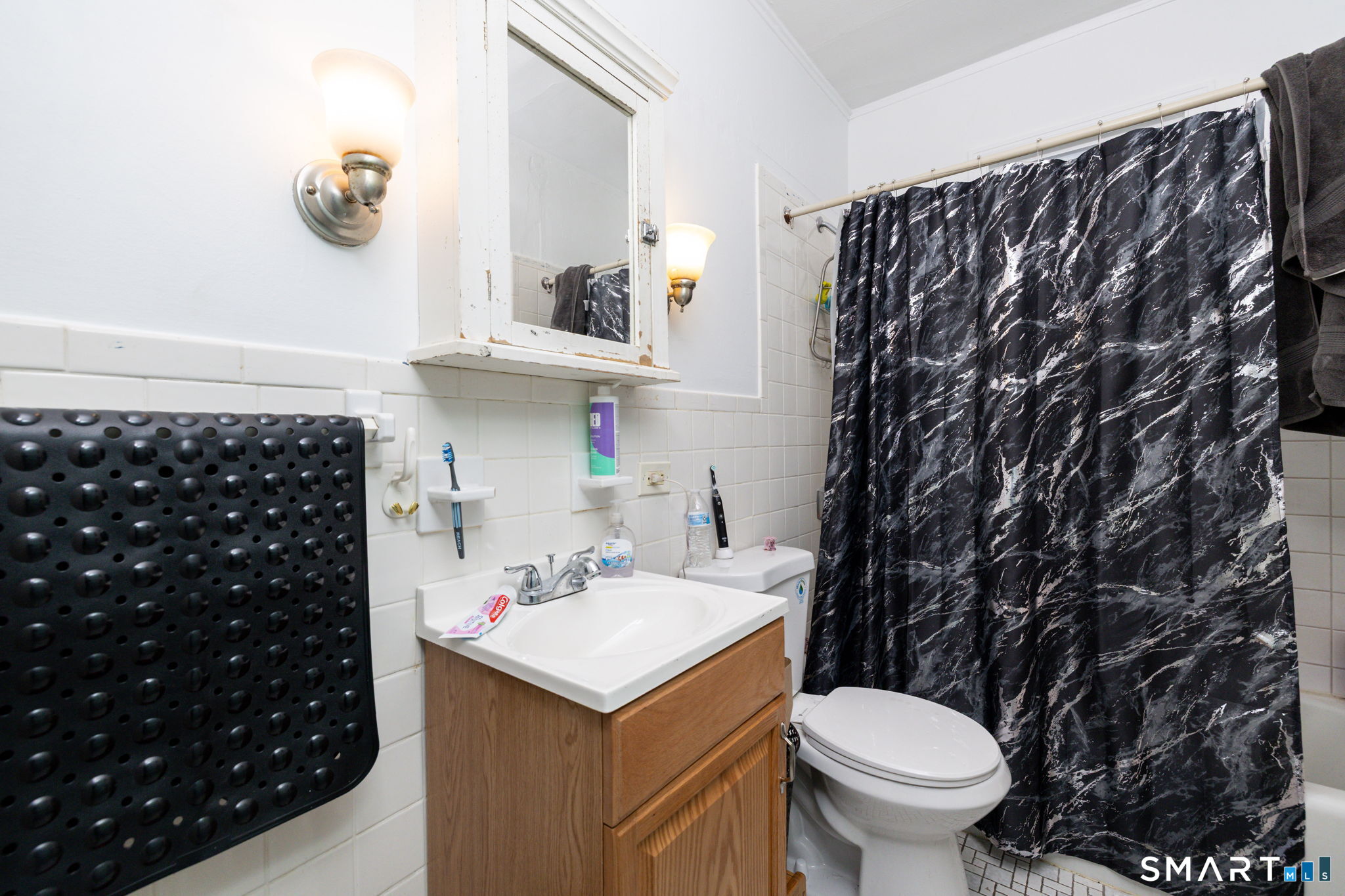 257 Tunxis Avenue