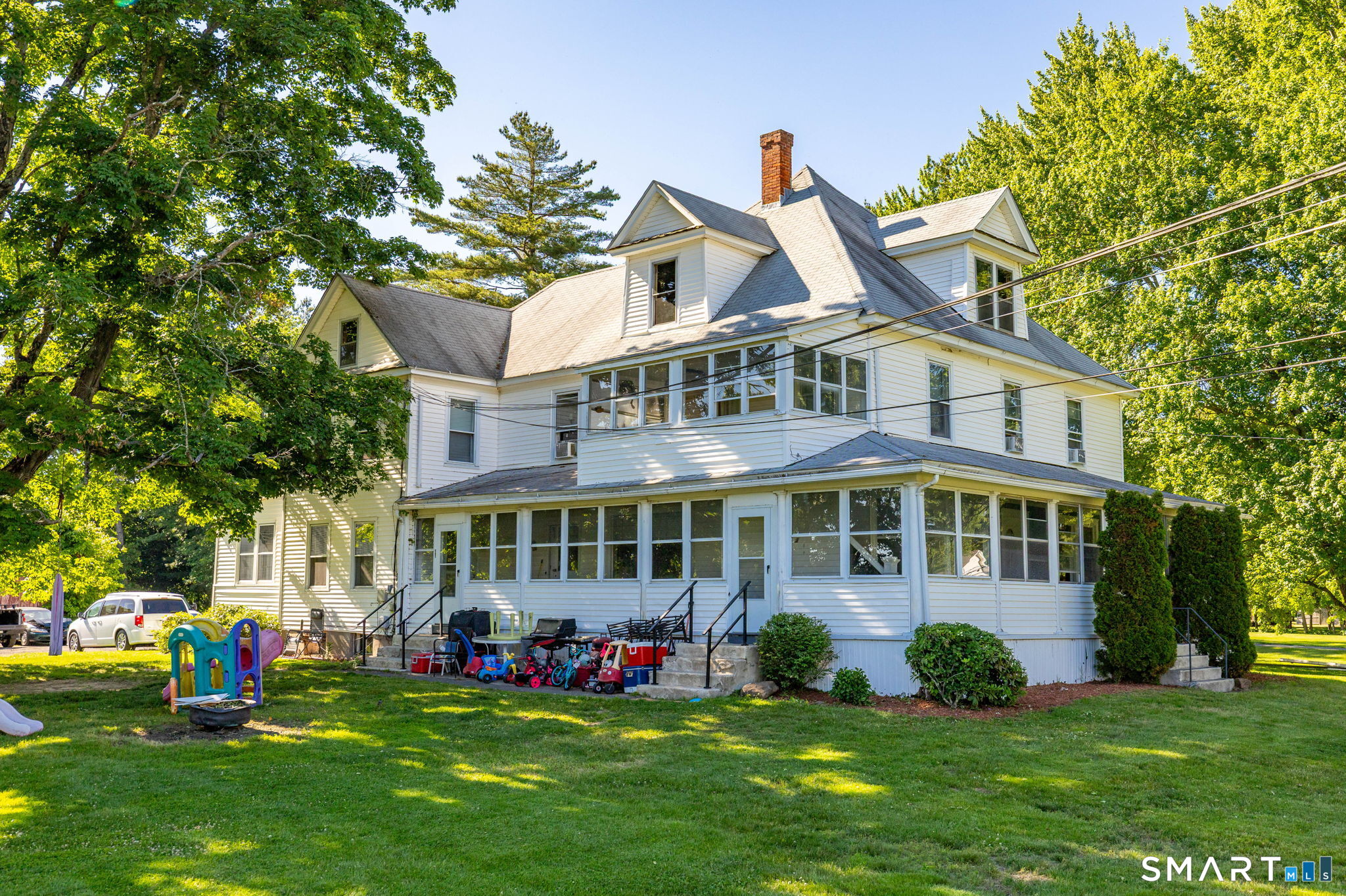 257 Tunxis Avenue