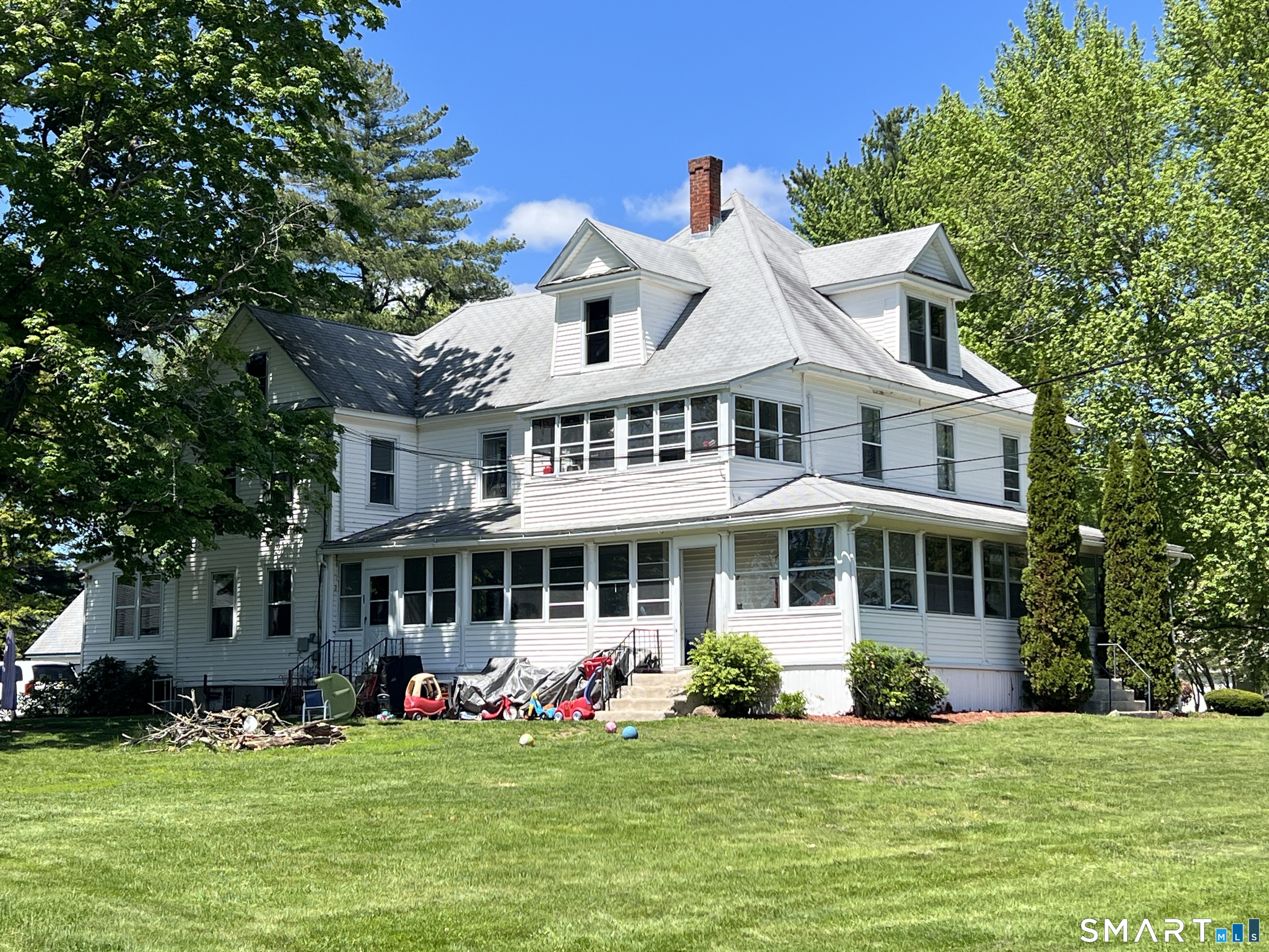 257 Tunxis Avenue