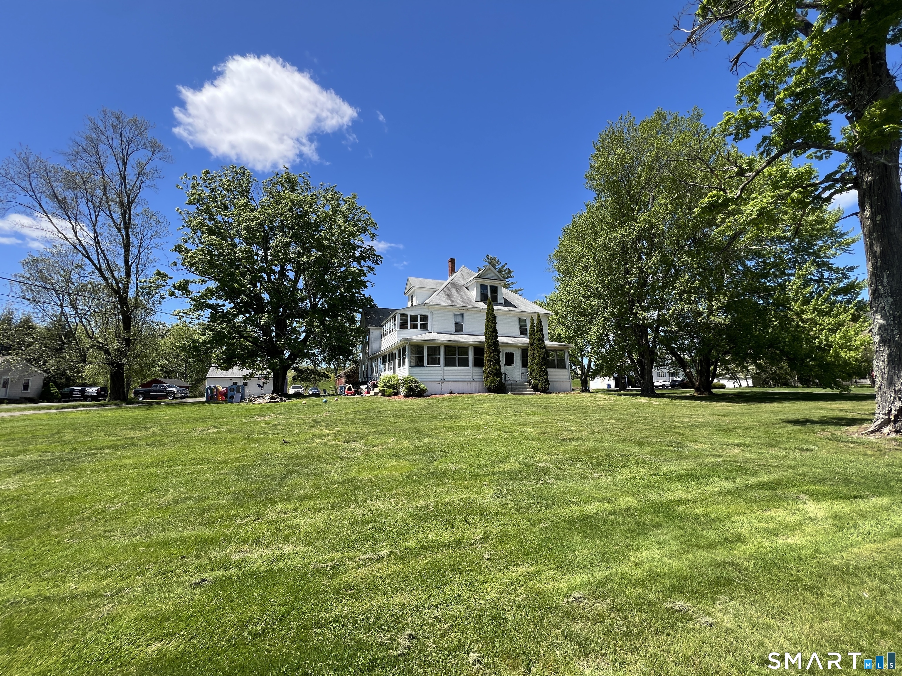 257 Tunxis Avenue