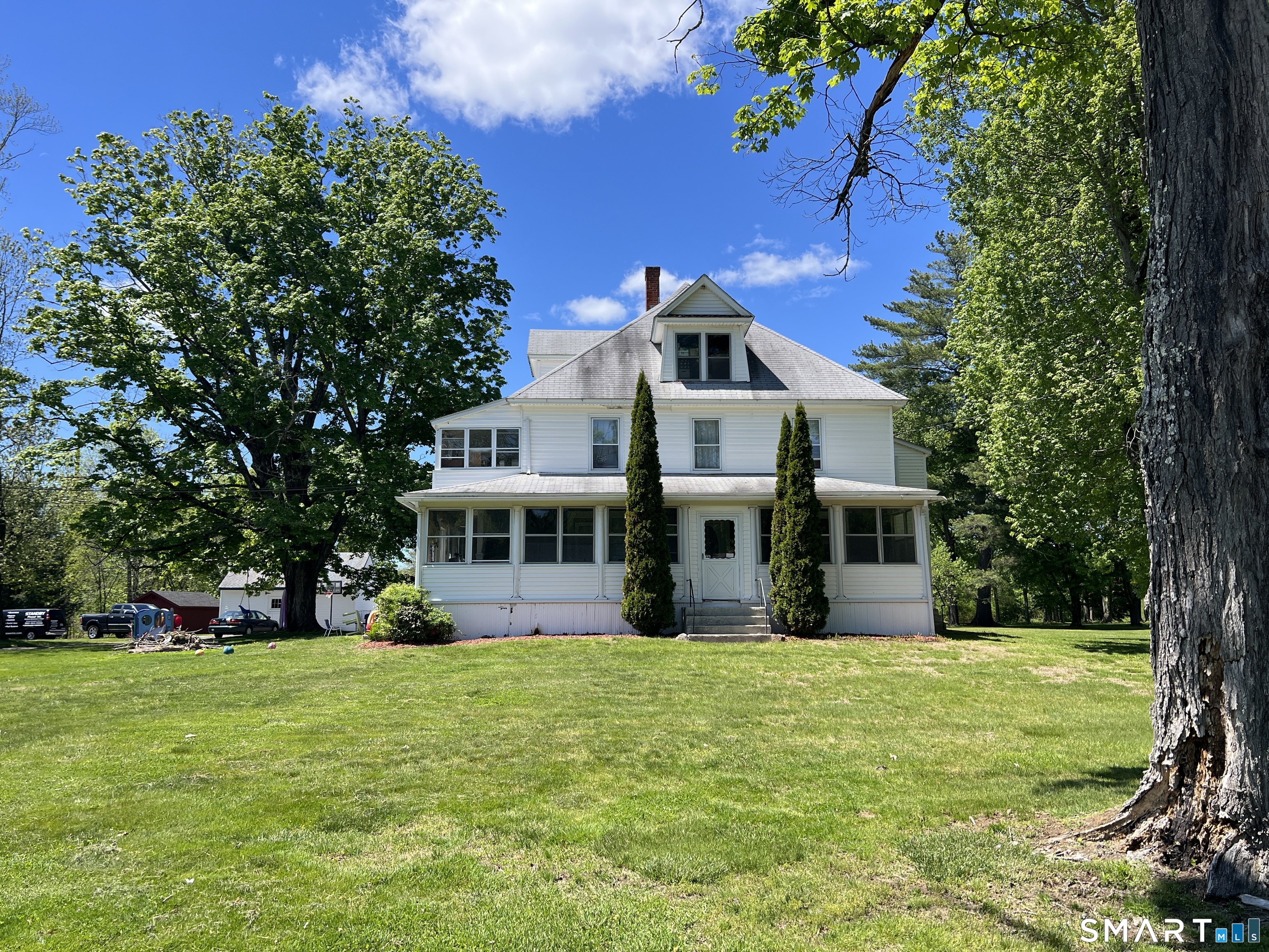 257 Tunxis Avenue