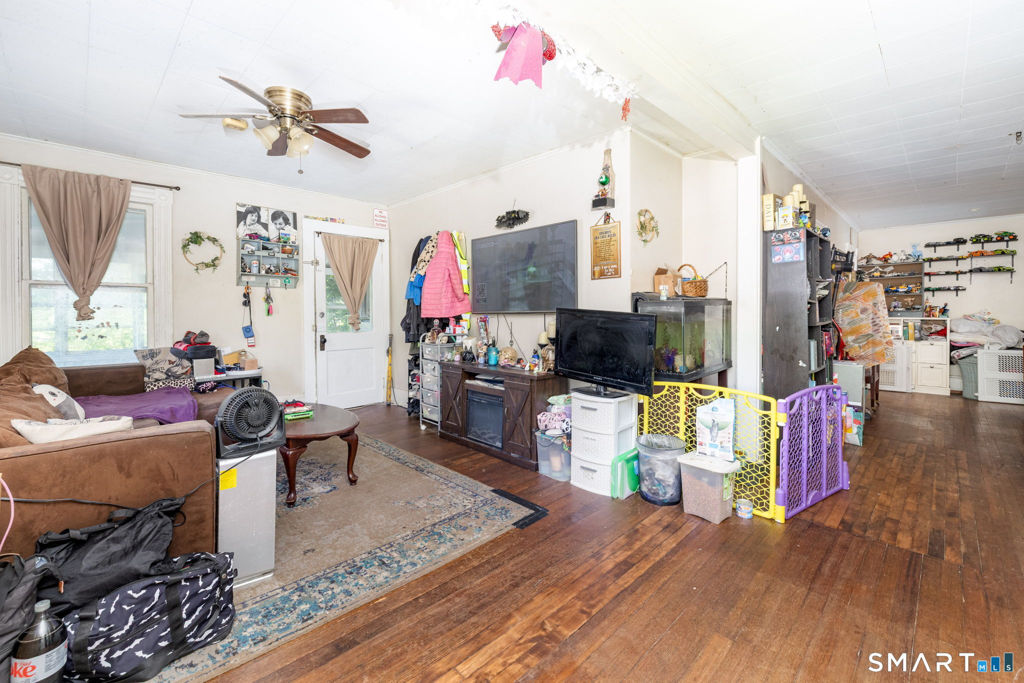 257 Tunxis Avenue
