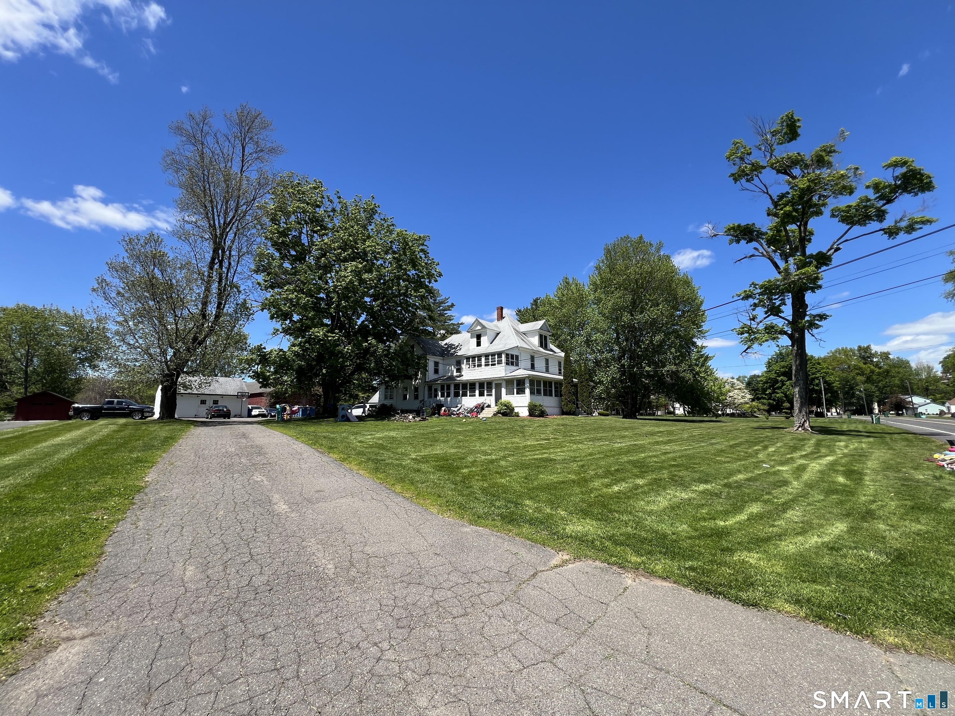 257 Tunxis Avenue