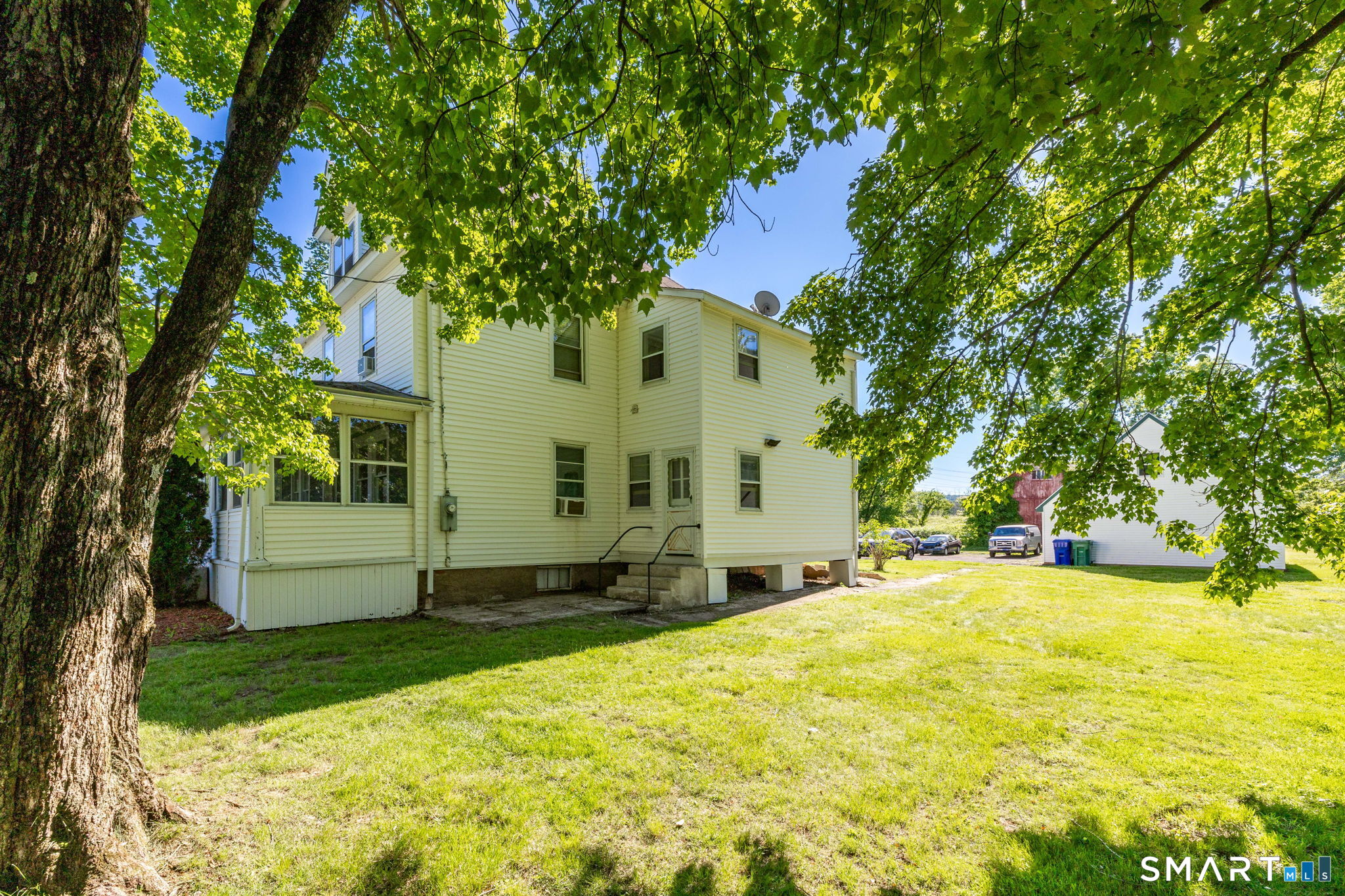 257 Tunxis Avenue