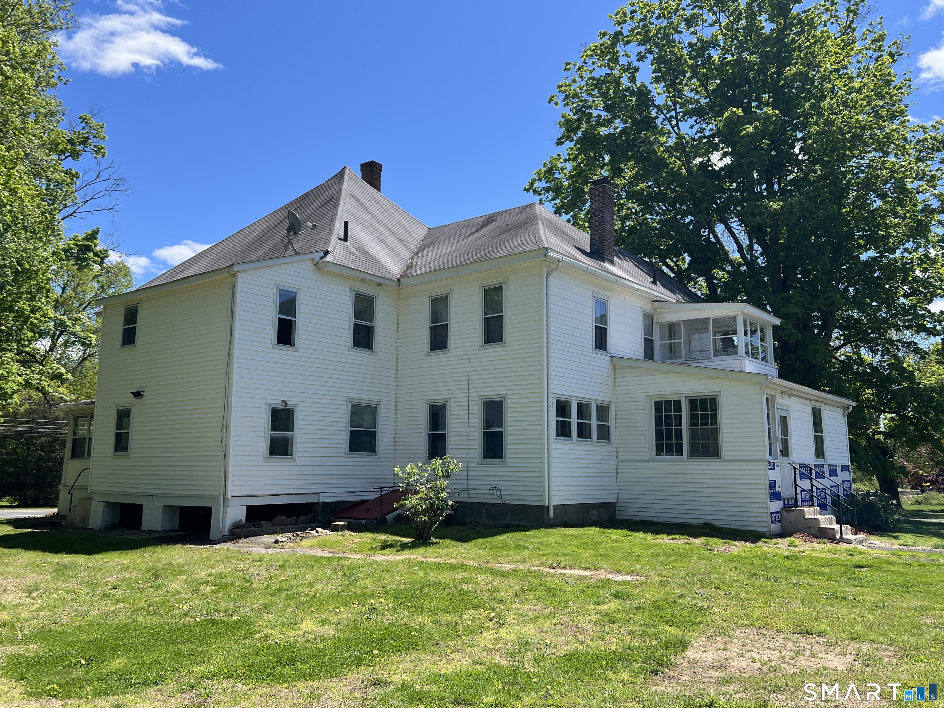 257 Tunxis Avenue
