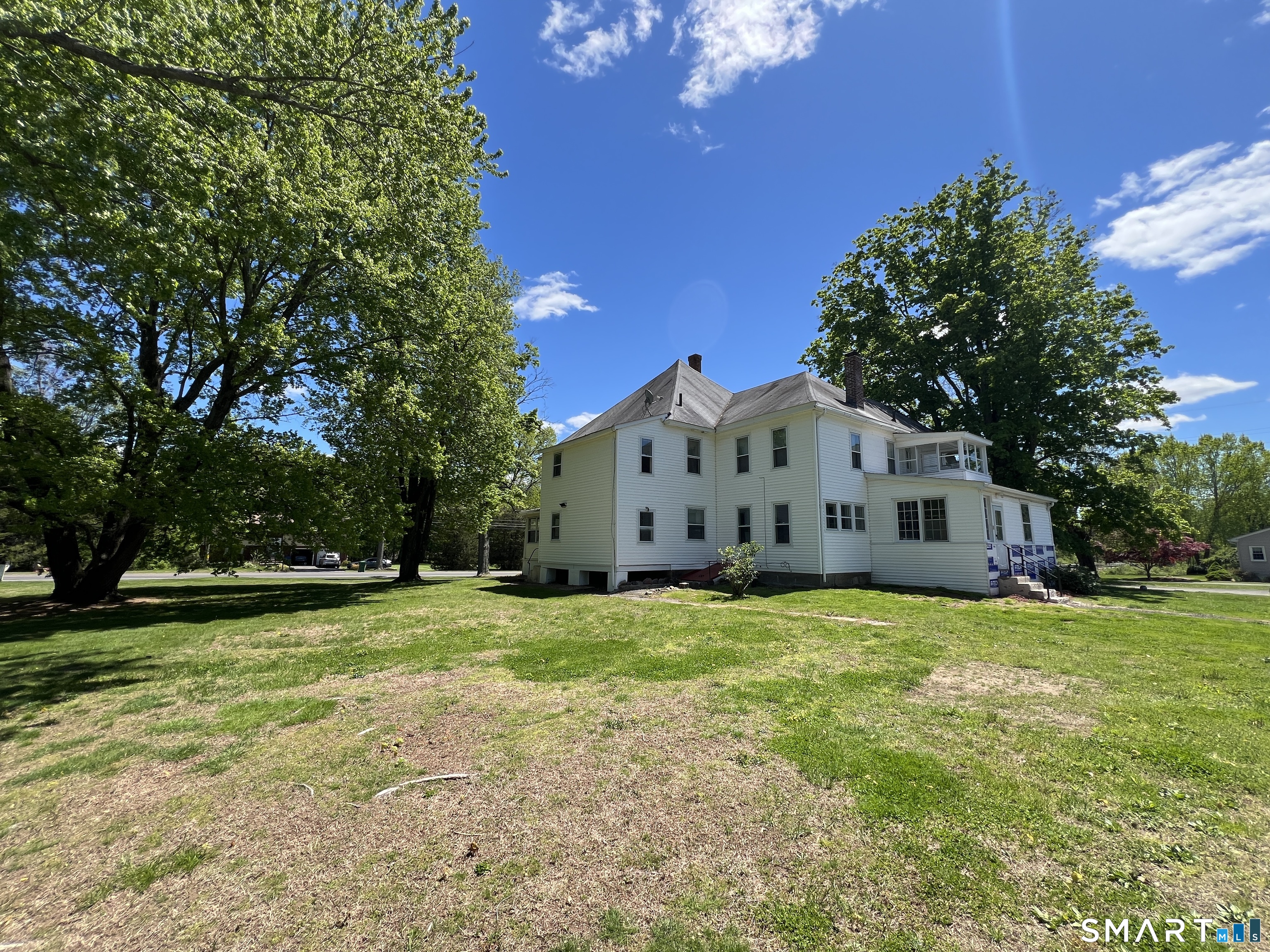 257 Tunxis Avenue