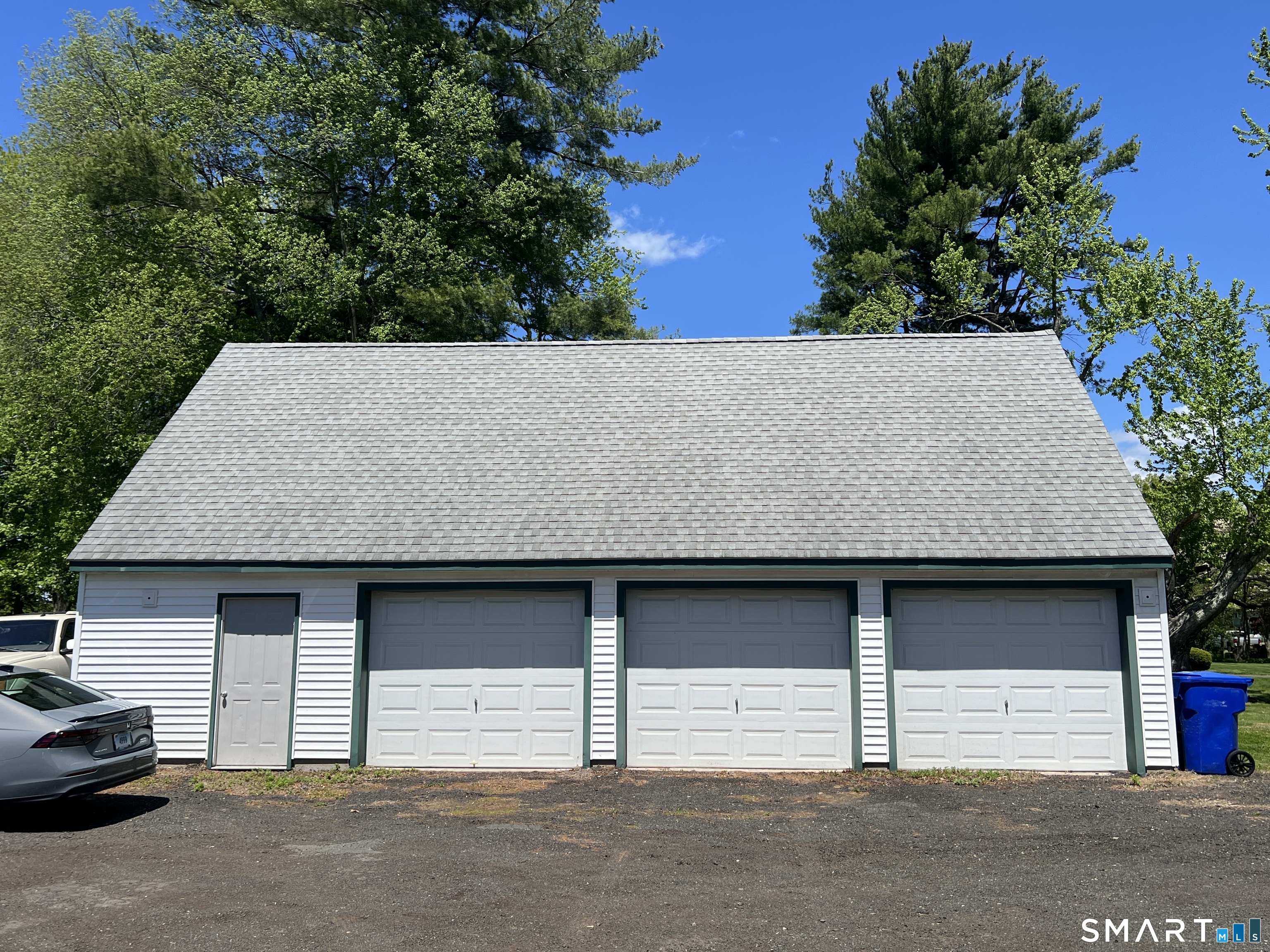 257 Tunxis Avenue