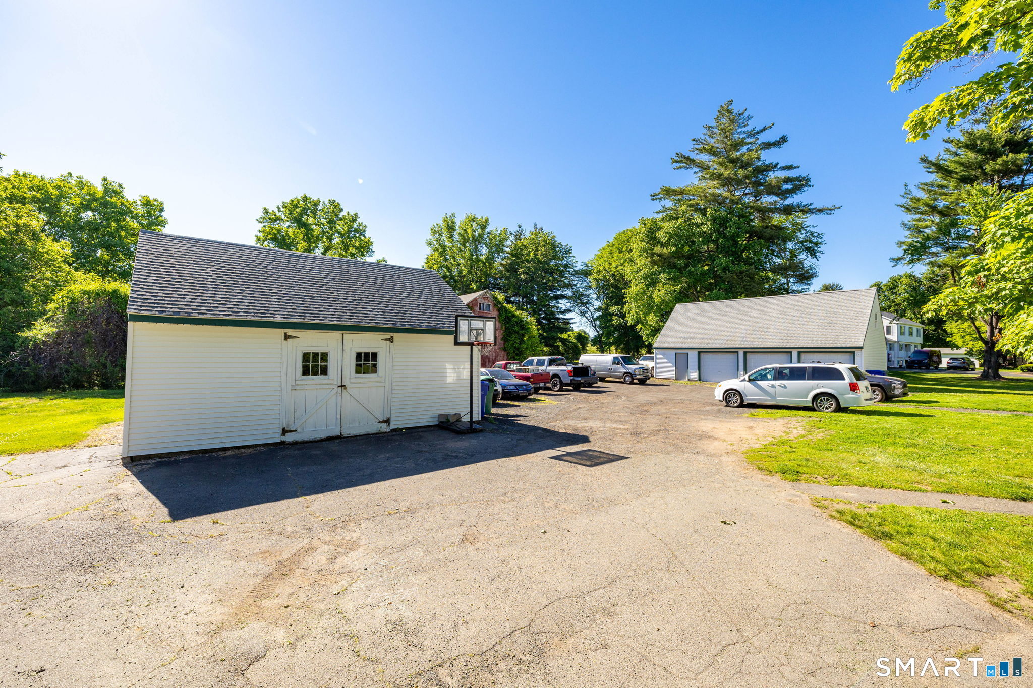 257 Tunxis Avenue