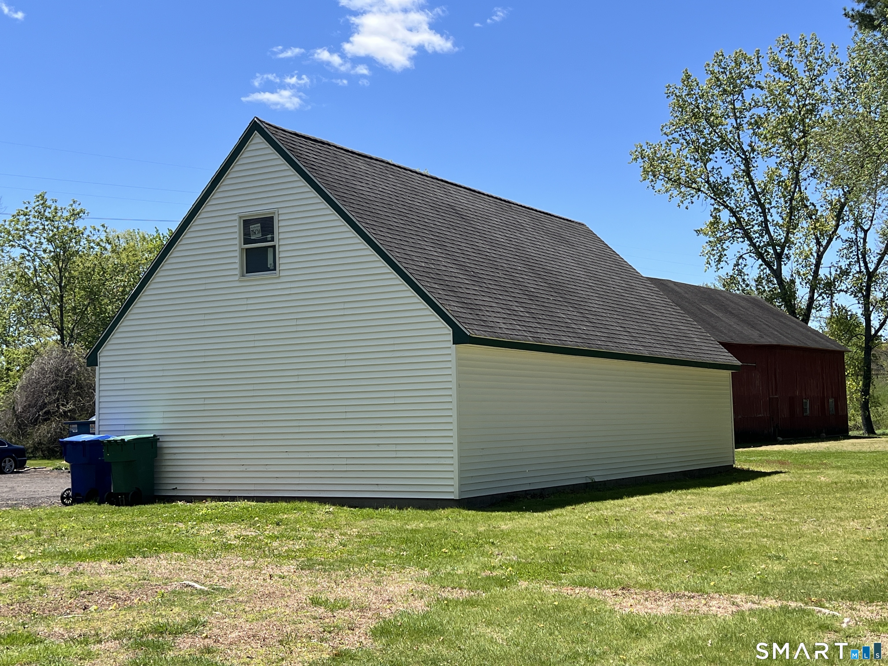 257 Tunxis Avenue
