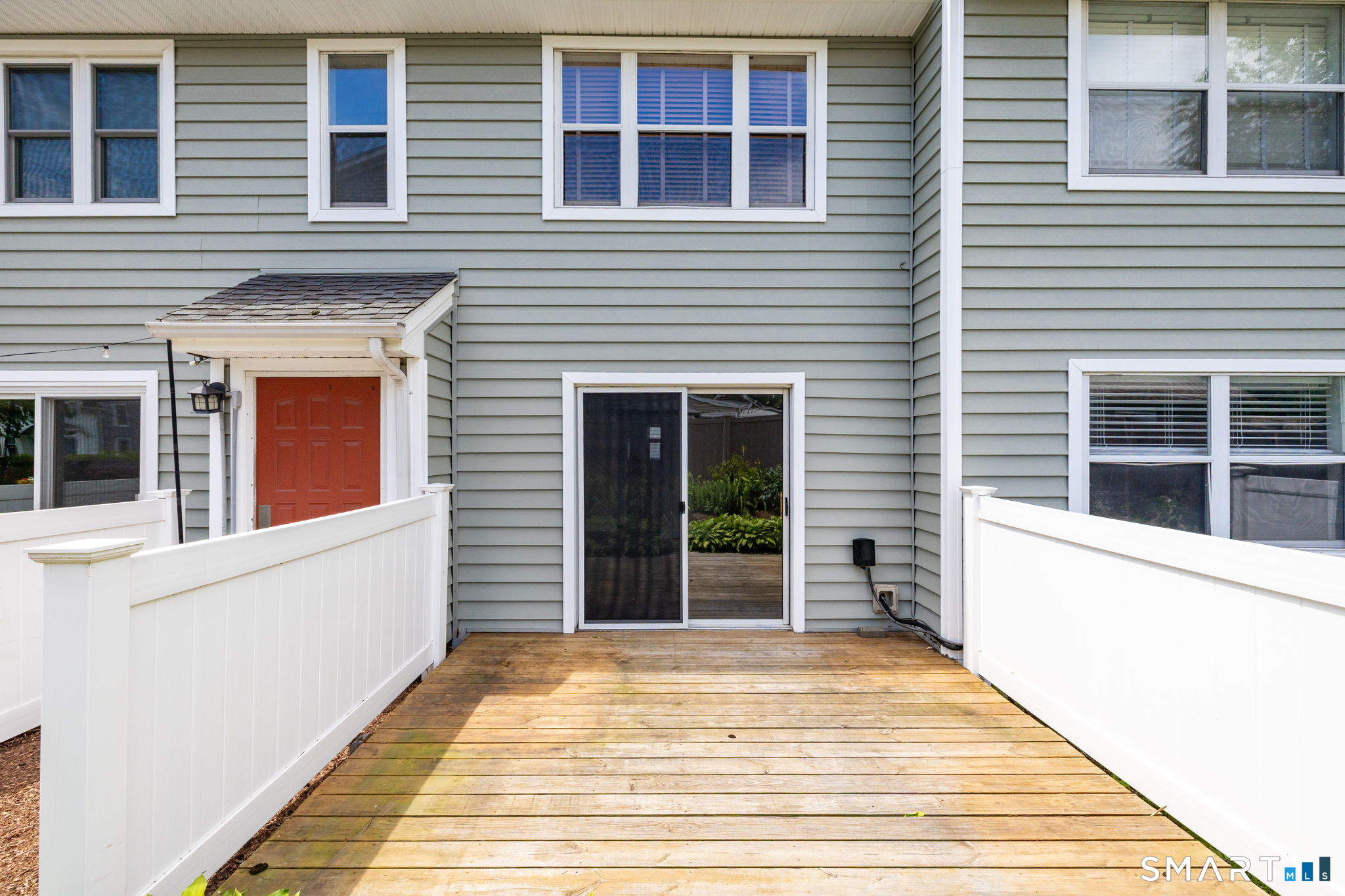 402 Mariners Walk Unit: 402