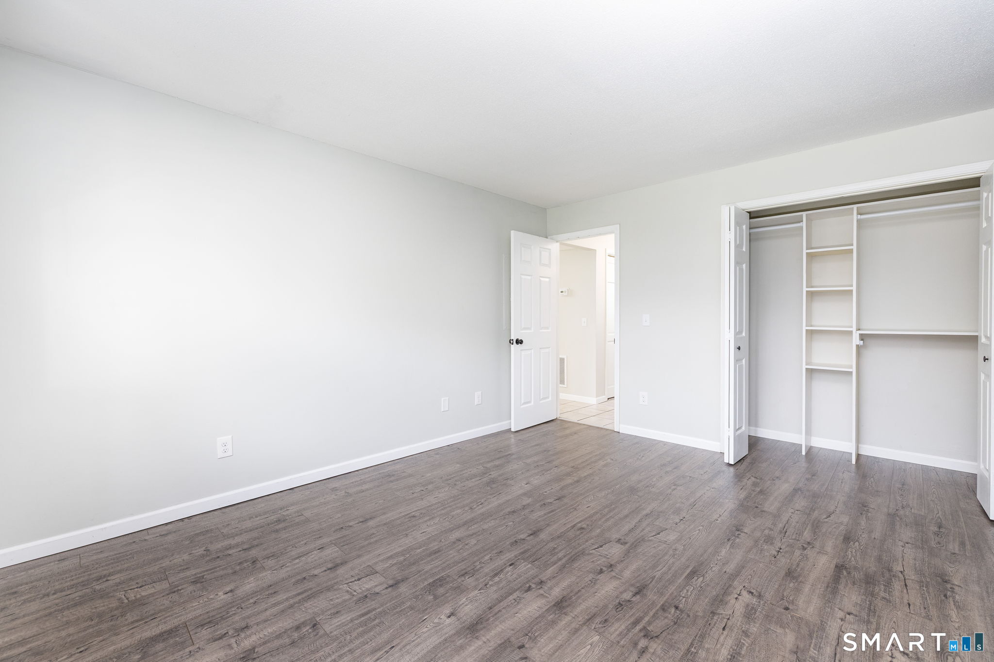 402 Mariners Walk Unit: 402