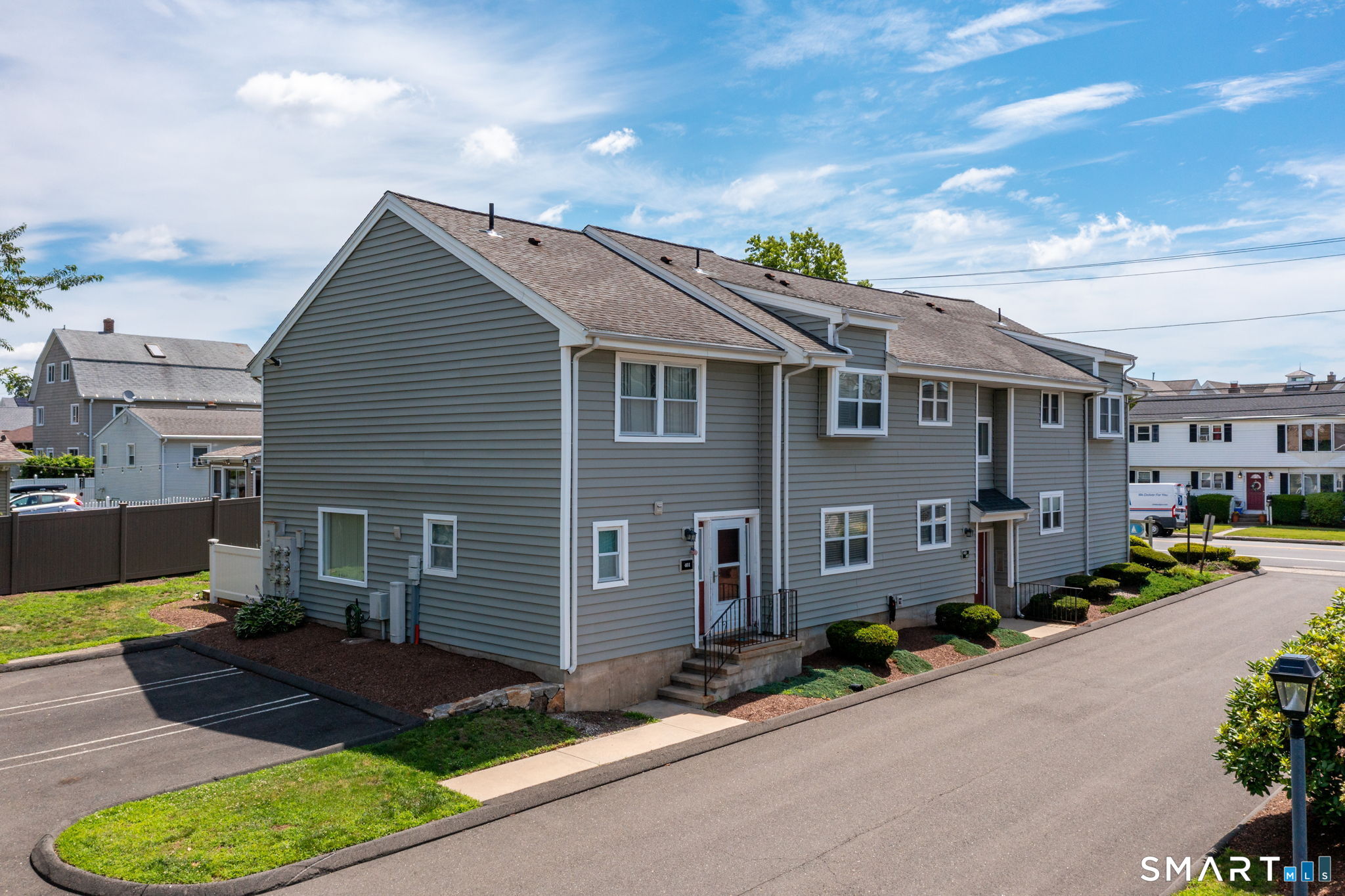 402 Mariners Walk Unit: 402