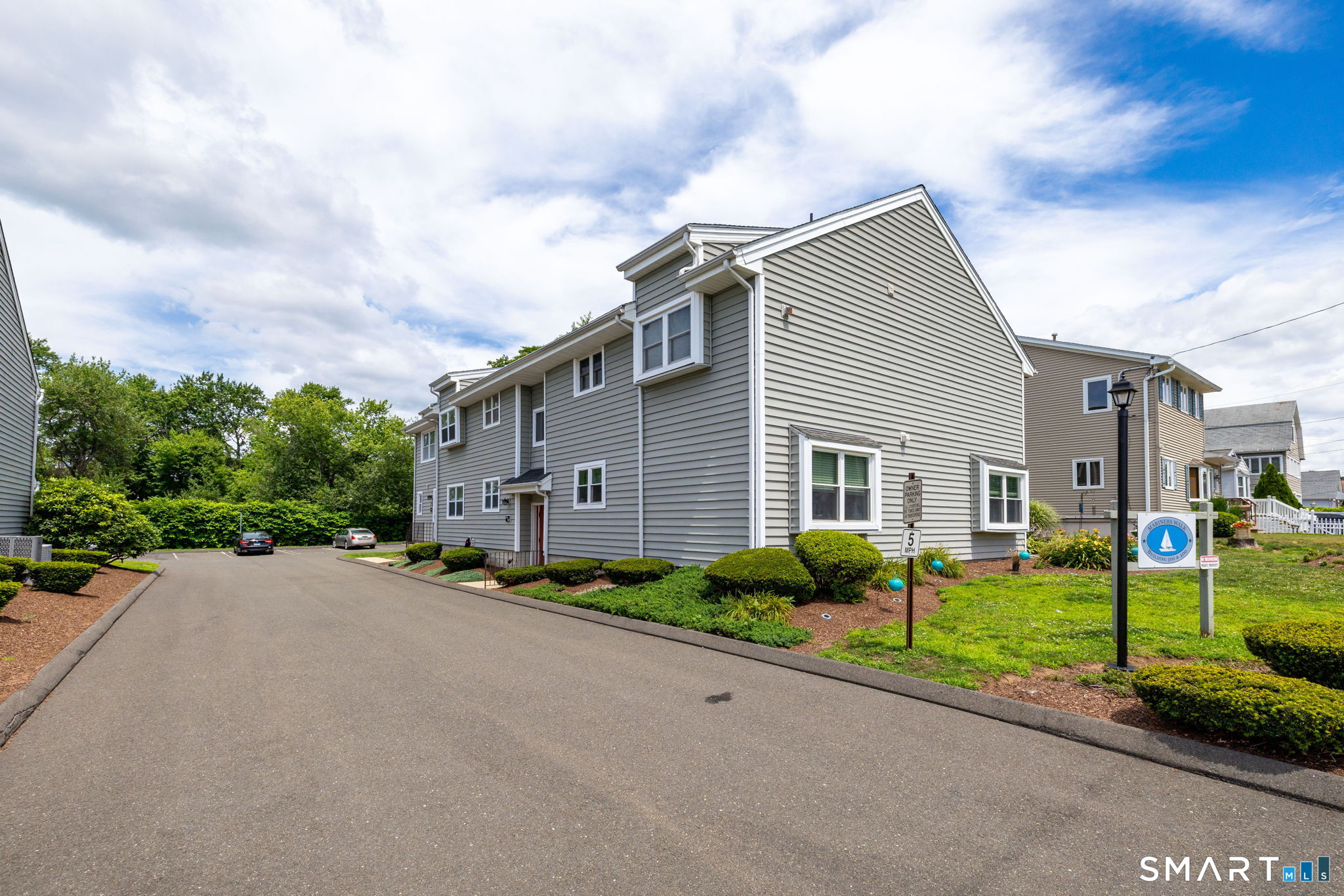 402 Mariners Walk Unit: 402