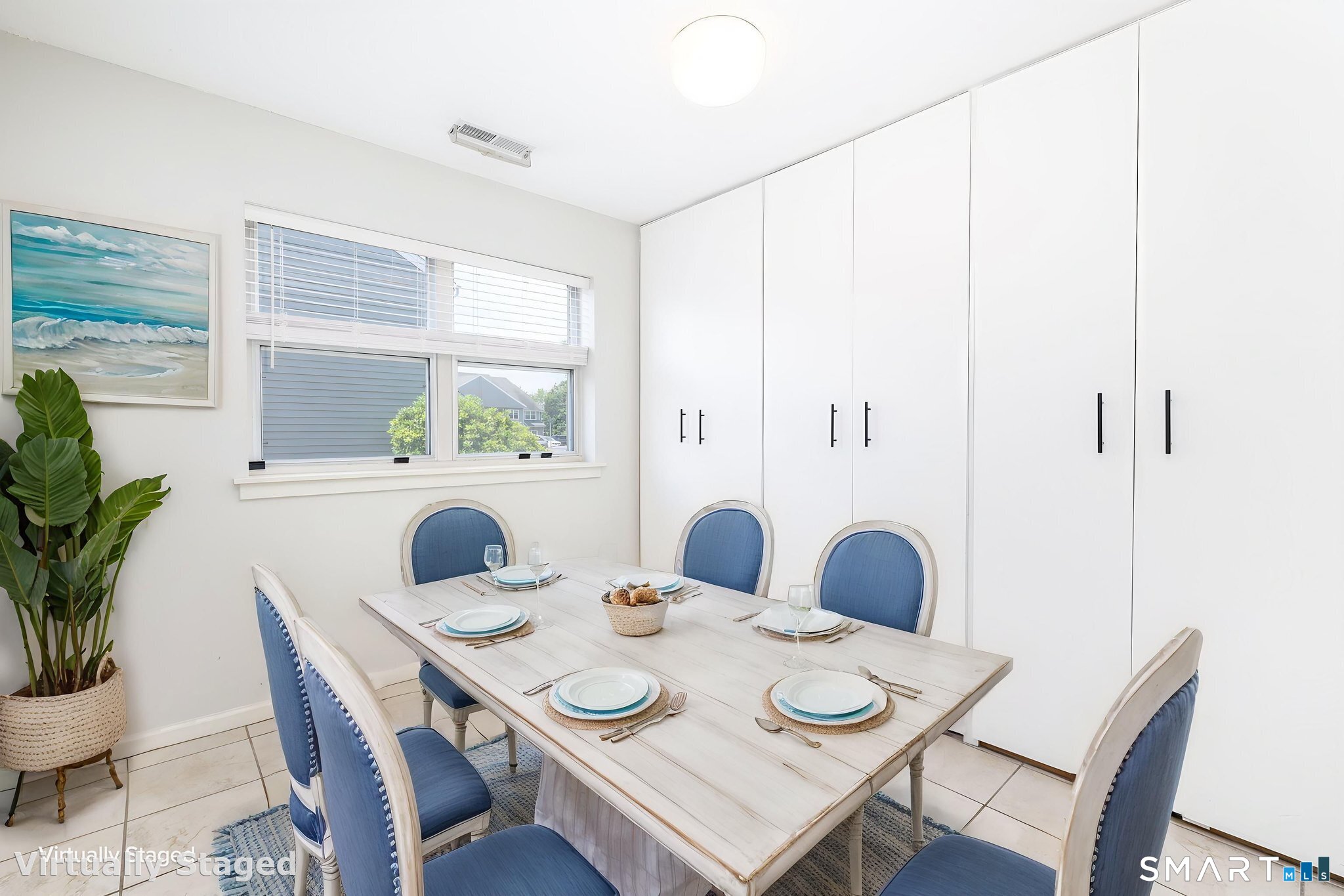402 Mariners Walk Unit: 402
