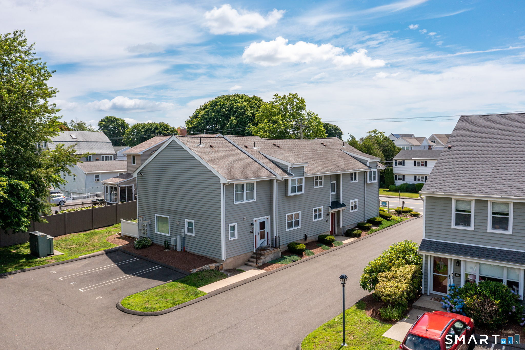 402 Mariners Walk Unit: 402